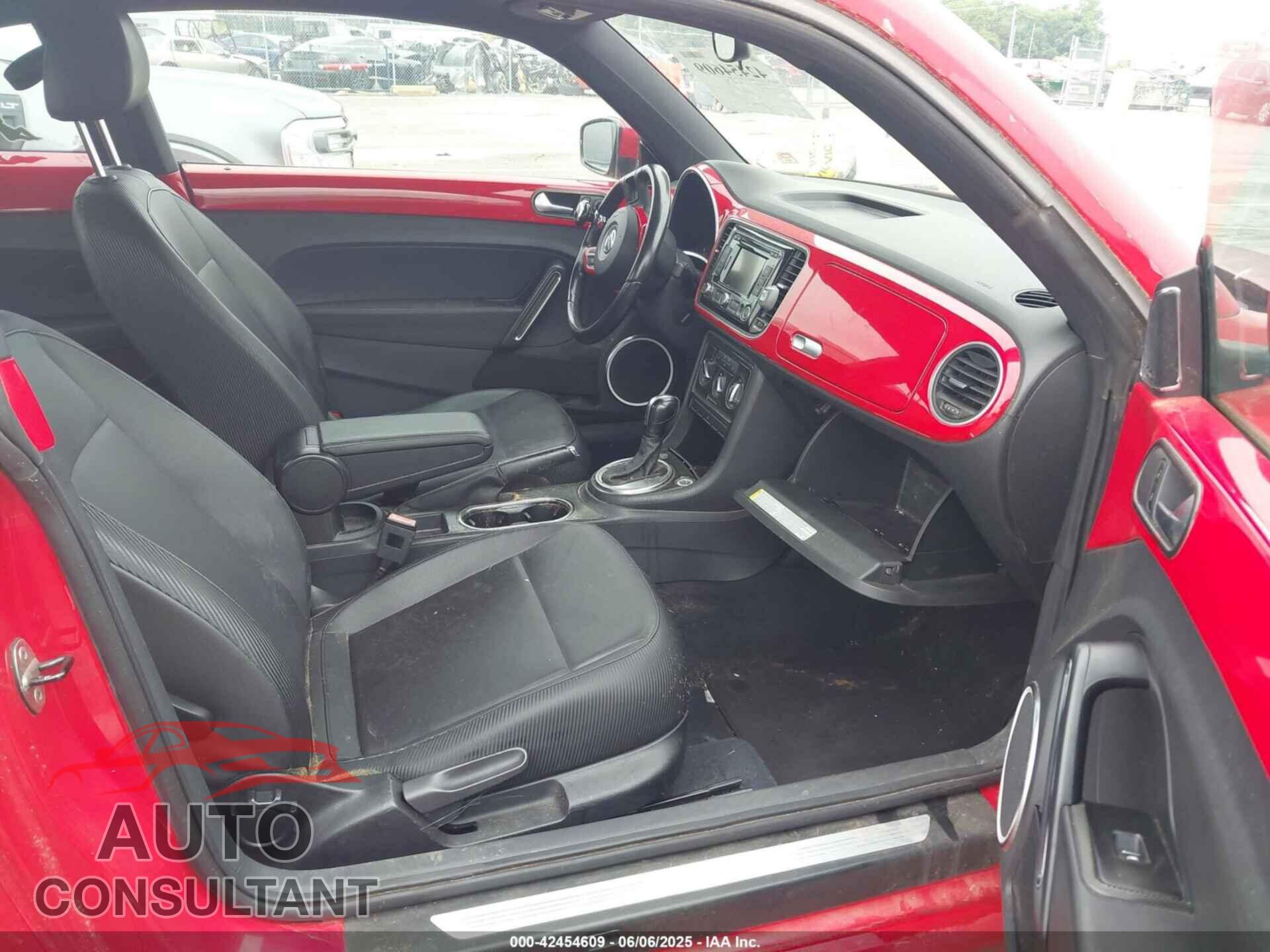 VOLKSWAGEN BEETLE 2012 - 3VWJP7AT2CM602317