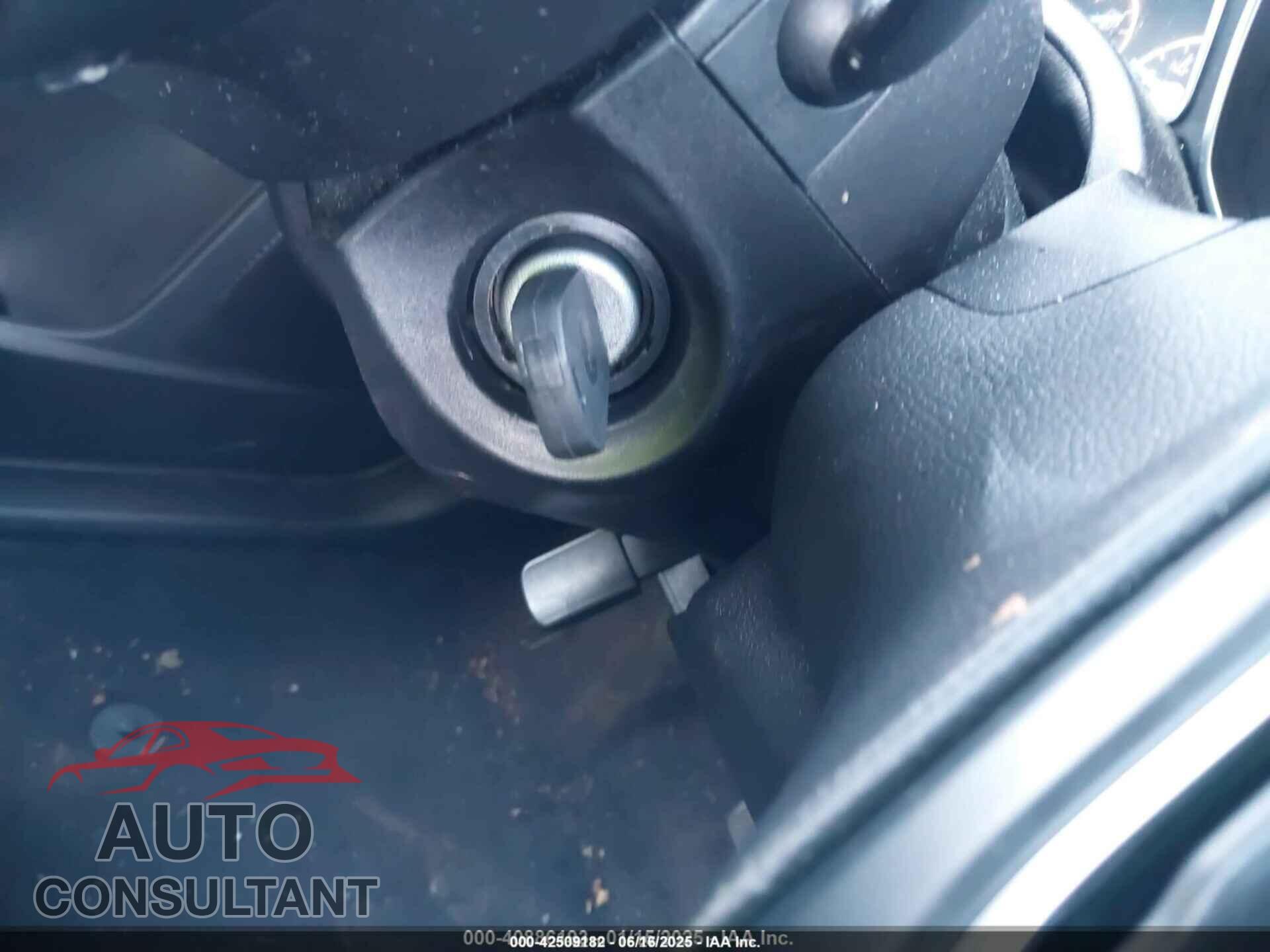 FORD FOCUS 2015 - 1FADP3K21FL213775