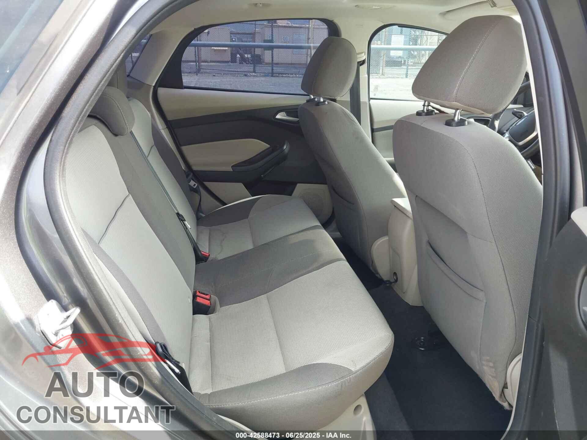 FORD FOCUS 2014 - 1FADP3F27EL301769
