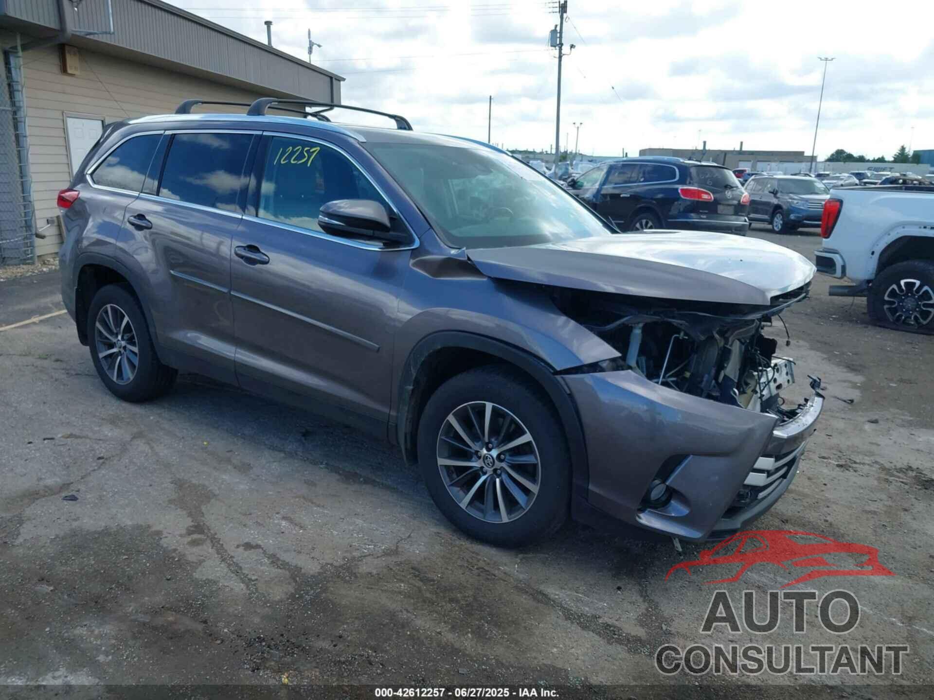 TOYOTA HIGHLANDER 2019 - 5TDJZRFH9KS581378