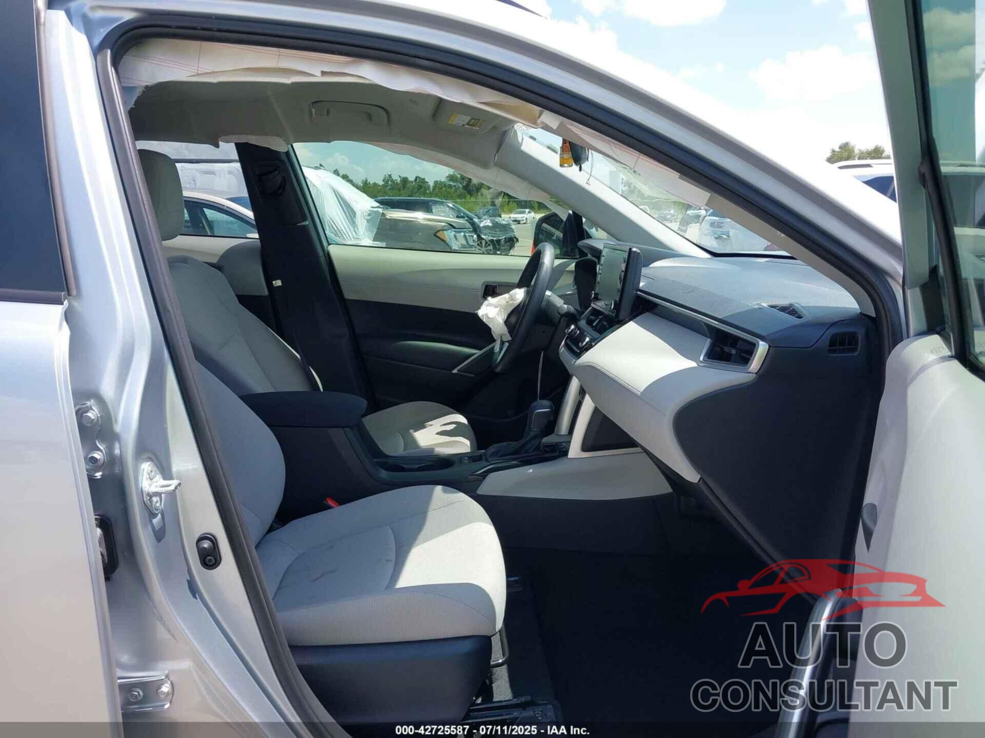 TOYOTA COROLLA CROSS 2022 - 7MUCAAAG8NV004173