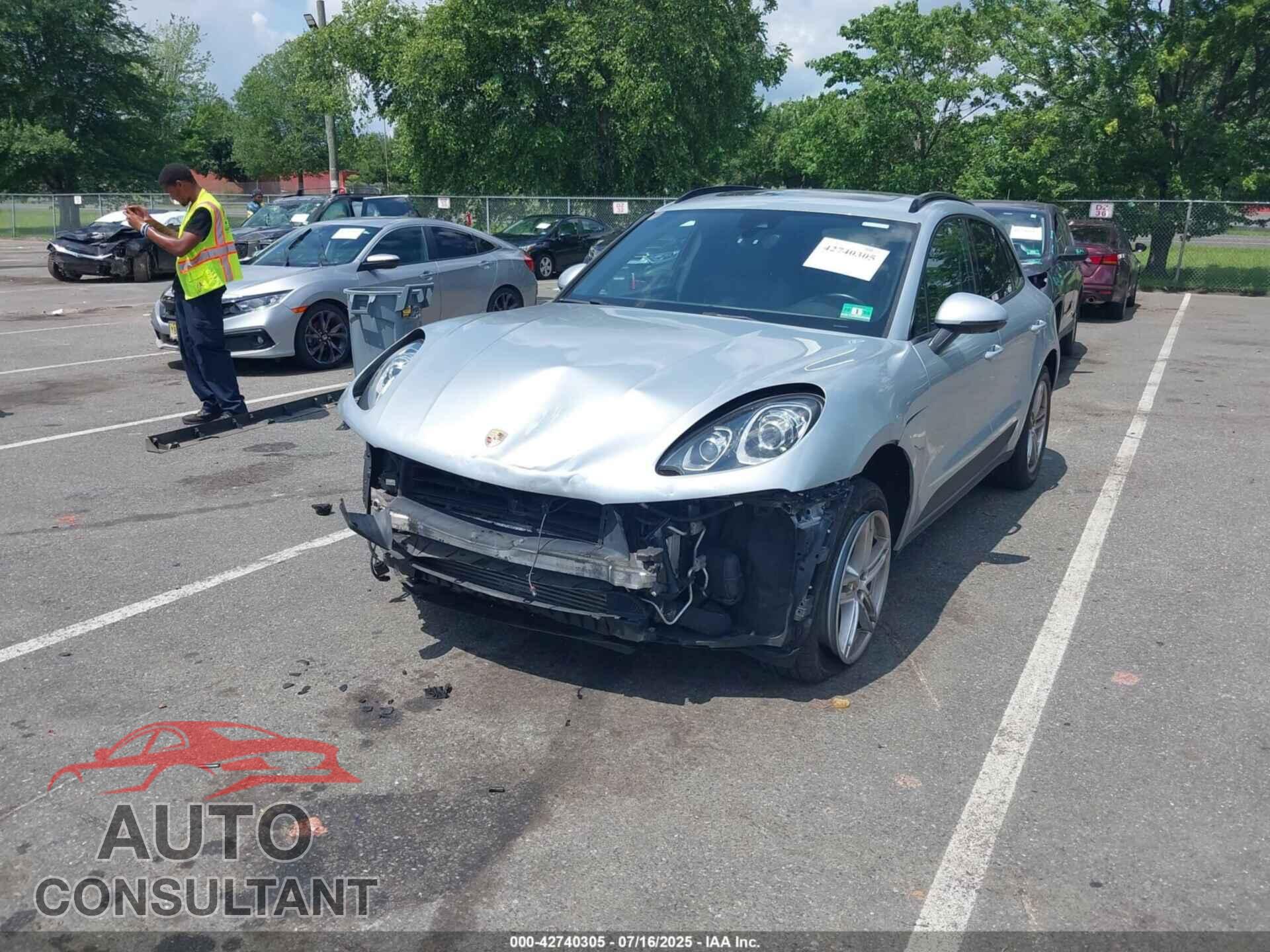 PORSCHE MACAN 2017 - WP1AA2A52HLB08376