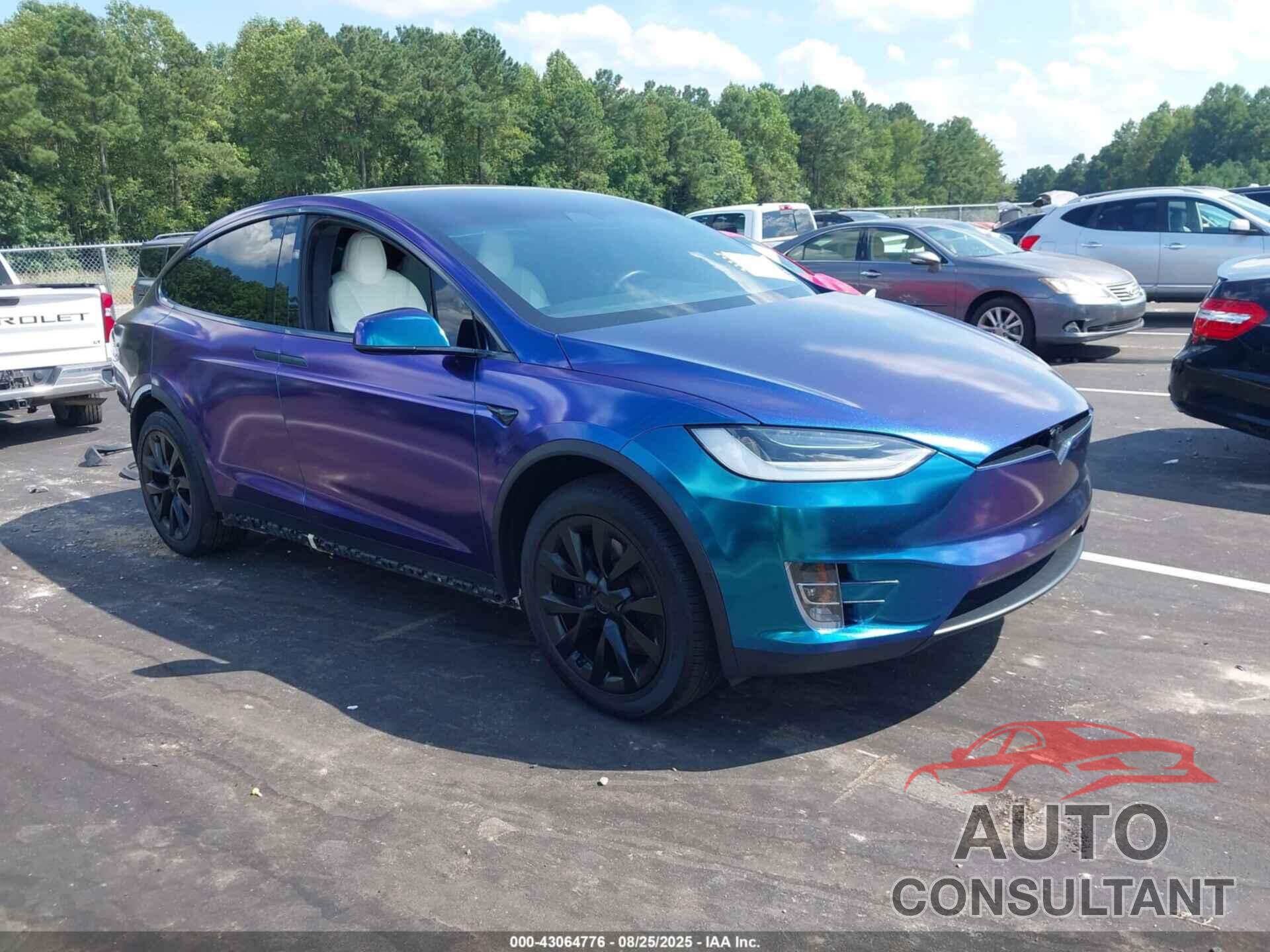 TESLA MODEL X 2020 - 5YJXCAE28LF296087