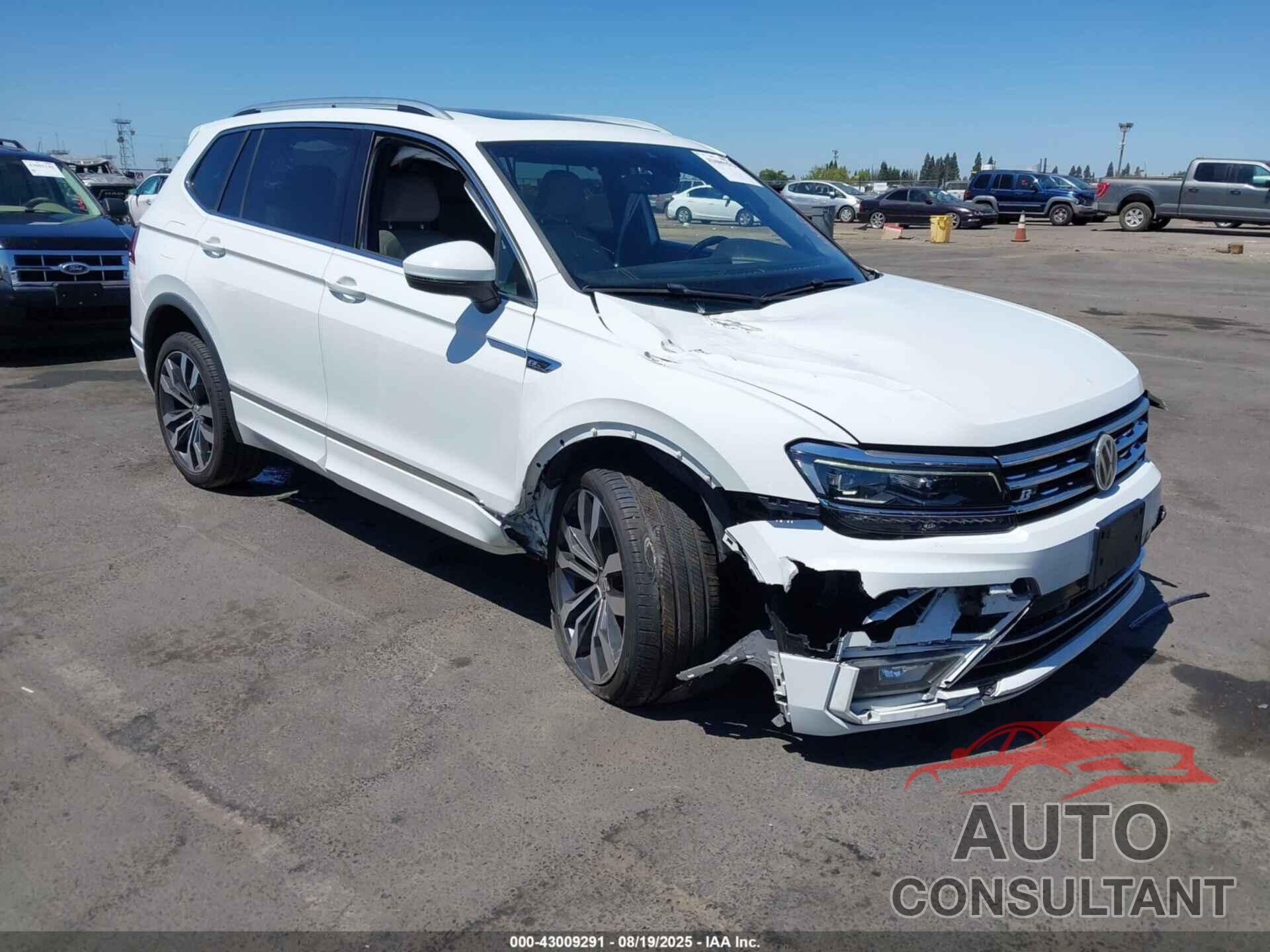 VOLKSWAGEN TIGUAN 2018 - 3VV4B7AX8JM181347