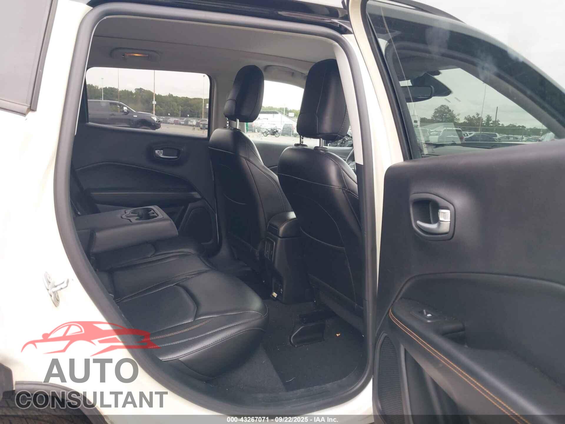 JEEP COMPASS 2018 - 3C4NJDCB9JT471009