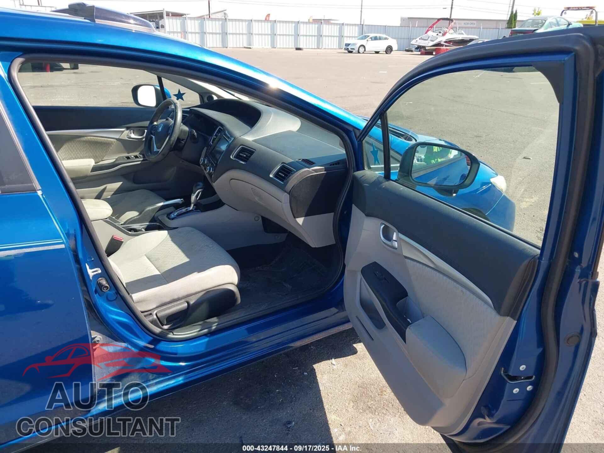 HONDA CIVIC 2015 - 2HGFB2F83FH557357