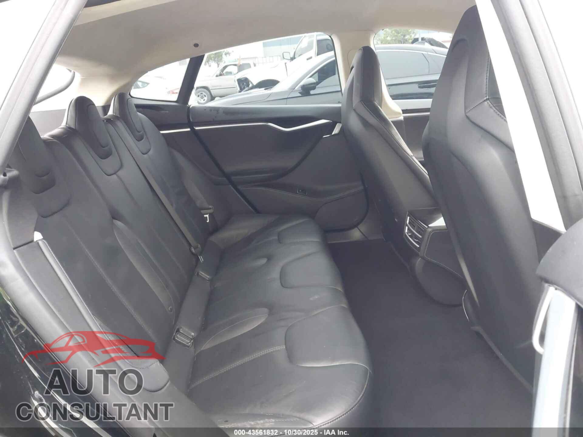 TESLA MODEL S 2014 - 5YJSA1H12EFP40005