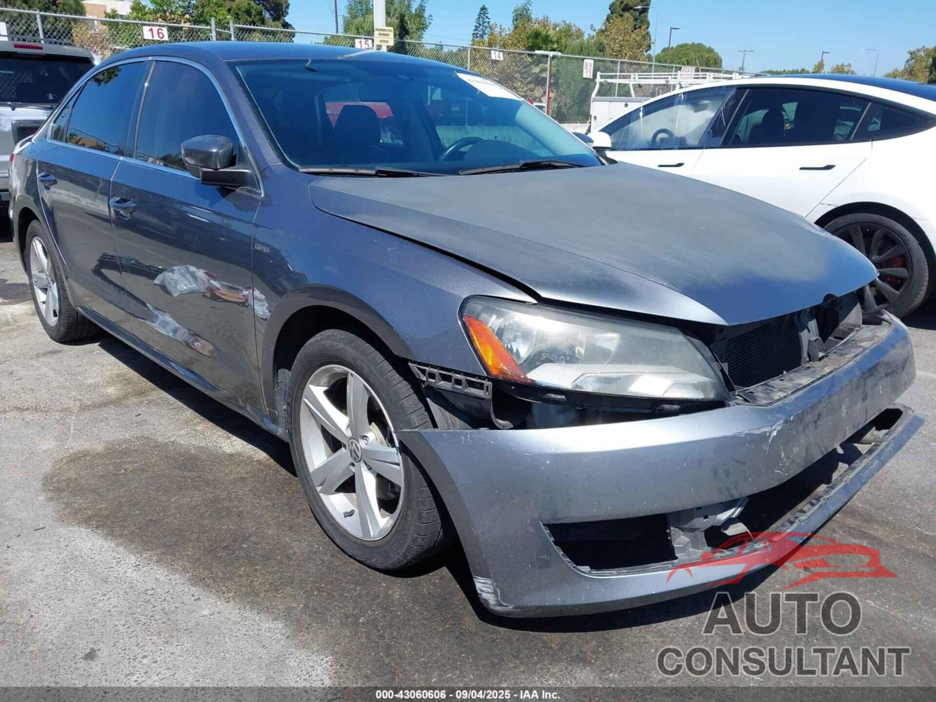 VOLKSWAGEN PASSAT 2015 - 1VWAT7A33FC103642