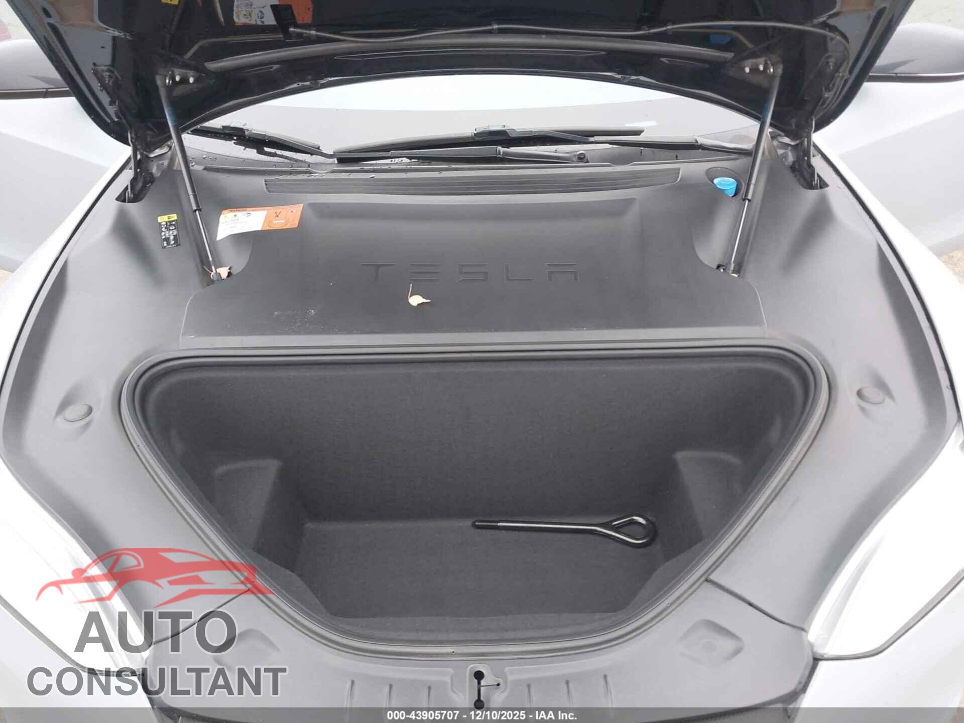 TESLA MODEL S 2017 - 5YJSA1E1XHF210437