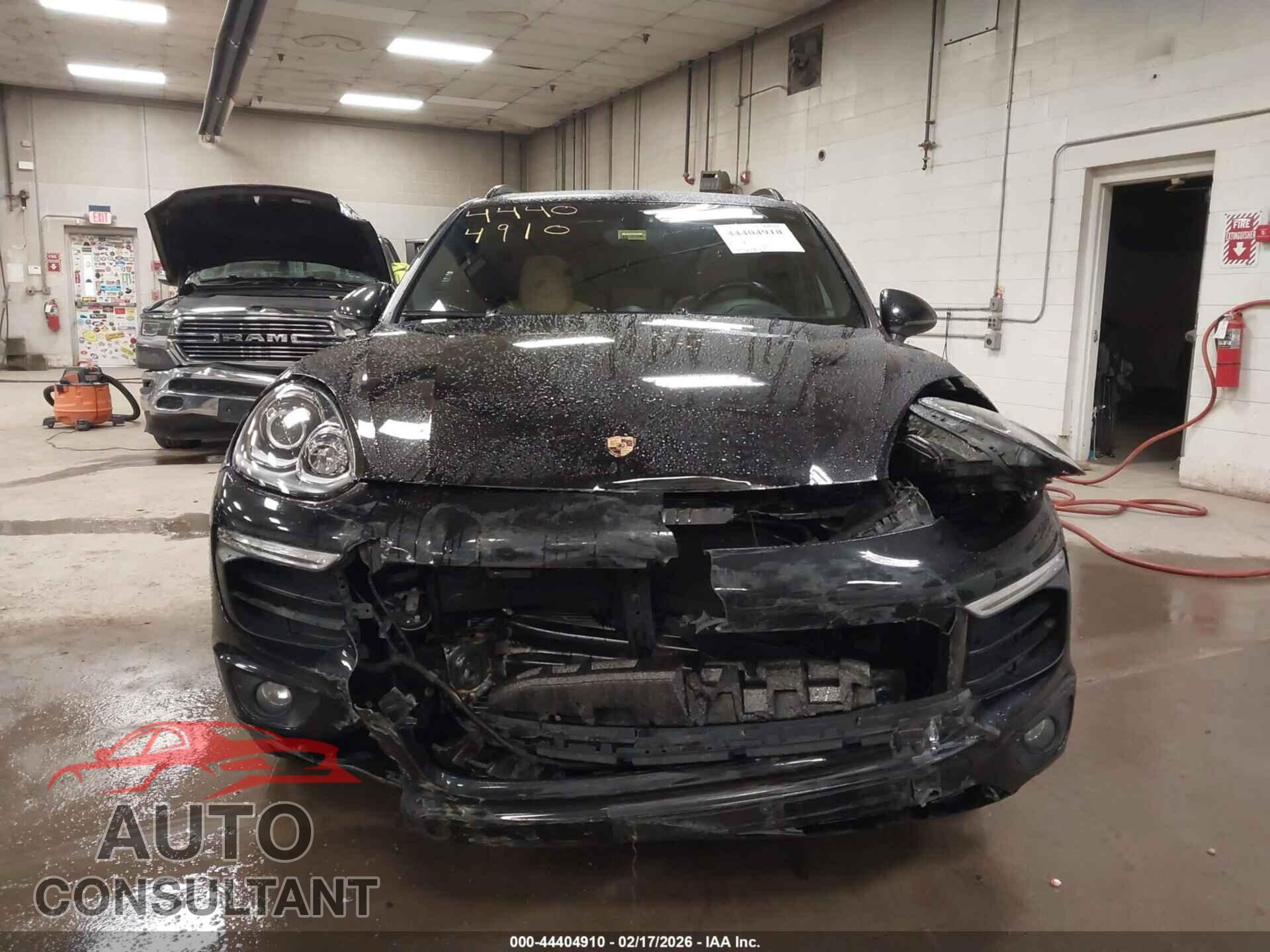 PORSCHE CAYENNE 2016 - WP1AA2A27GKA12317