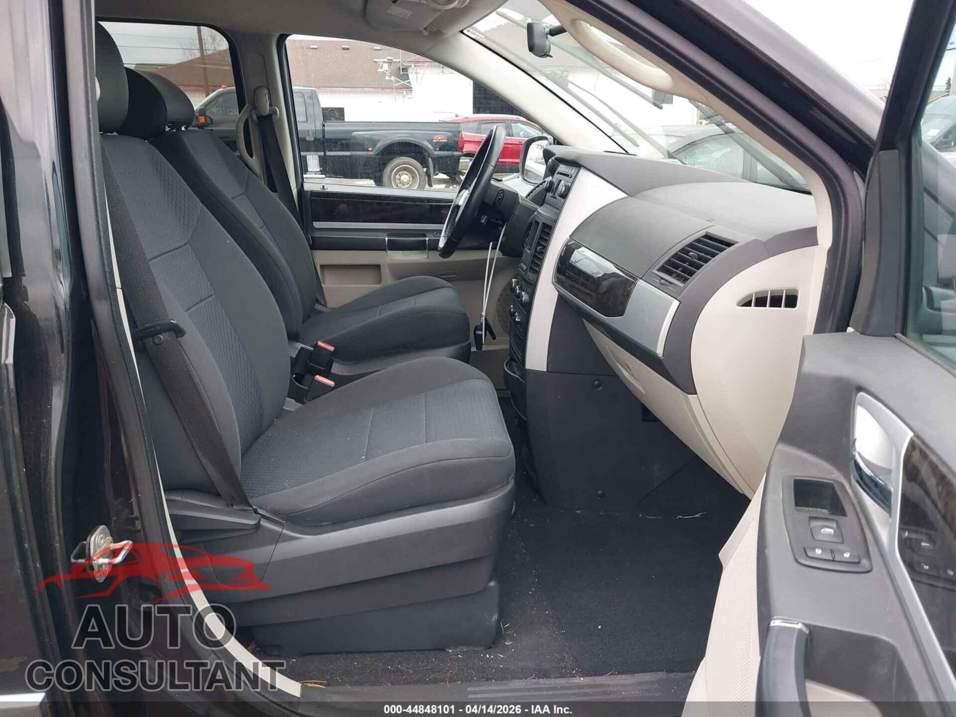 DODGE GRAND CARAVAN 2010 - 2D4RN5D14AR118958