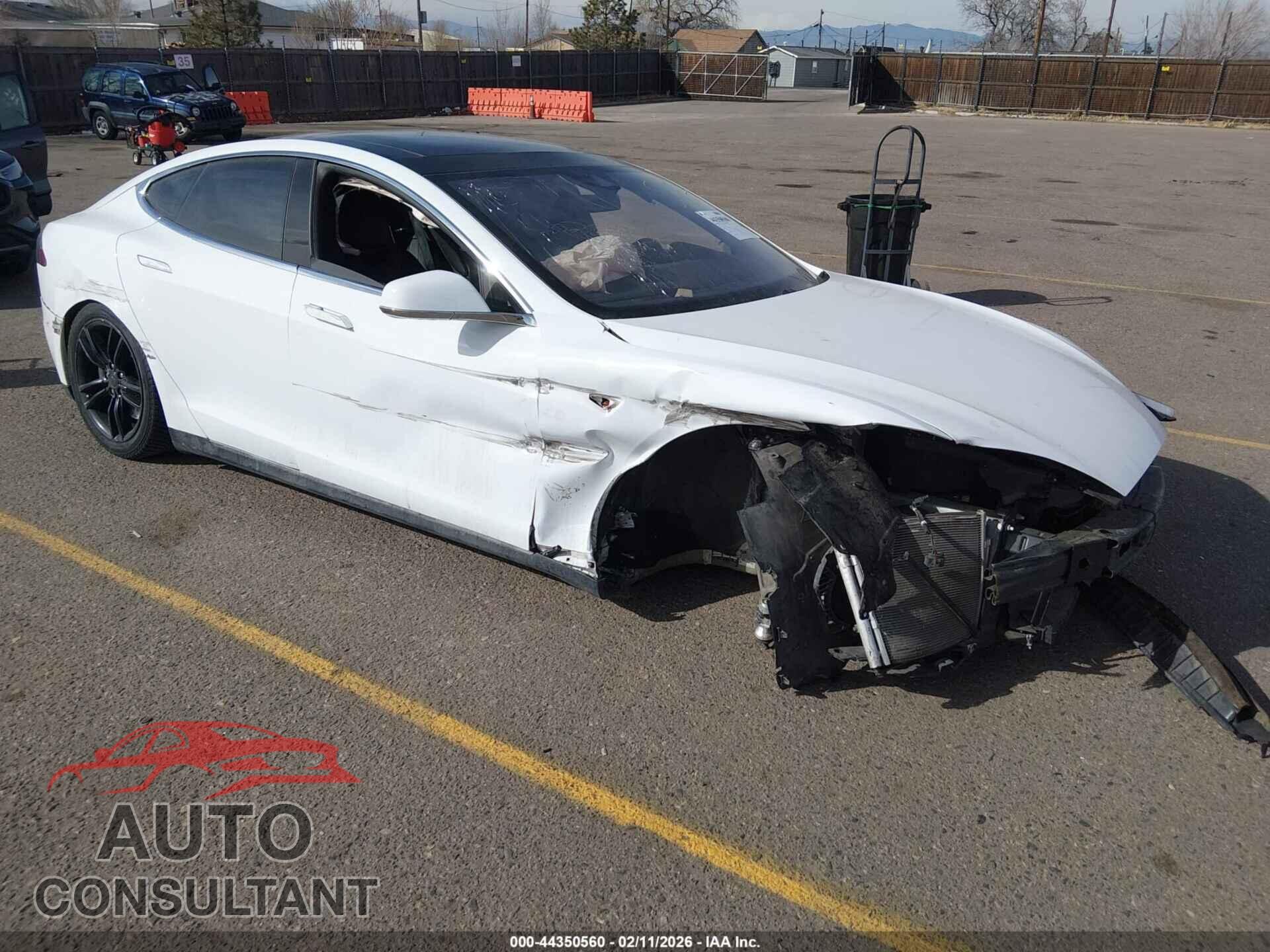 TESLA MODEL S 2015 - 5YJSA1E2XFF117939
