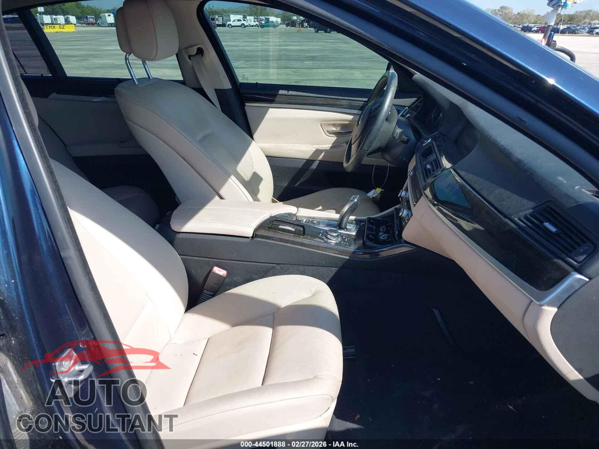 BMW 528I 2011 - WBAFR1C57BC749938