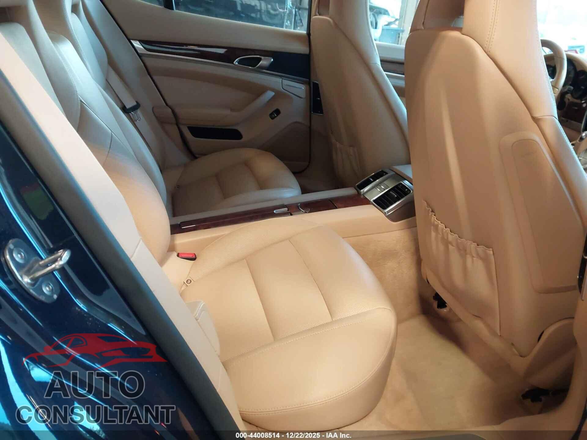 PORSCHE PANAMERA 2014 - WP0AA2A71EL007019