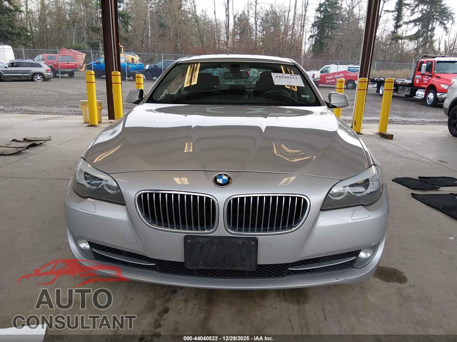 BMW 528I 2012 - WBAXH5C59CDW05656