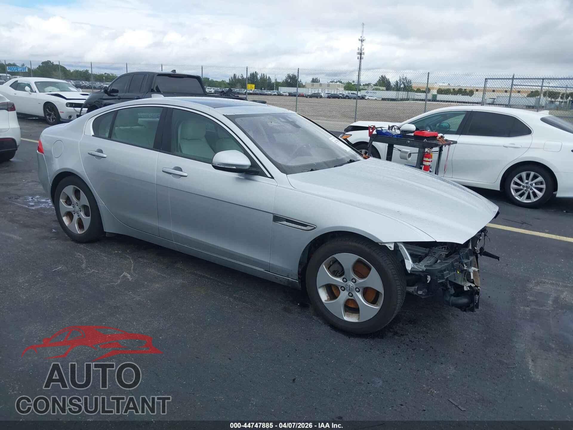 JAGUAR XE 2017 - SAJAR4BG5HA973264