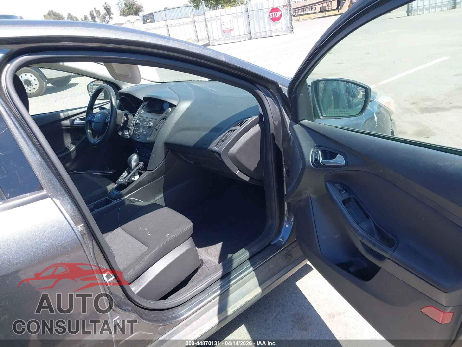 FORD FOCUS 2018 - 1FADP3K29JL231448