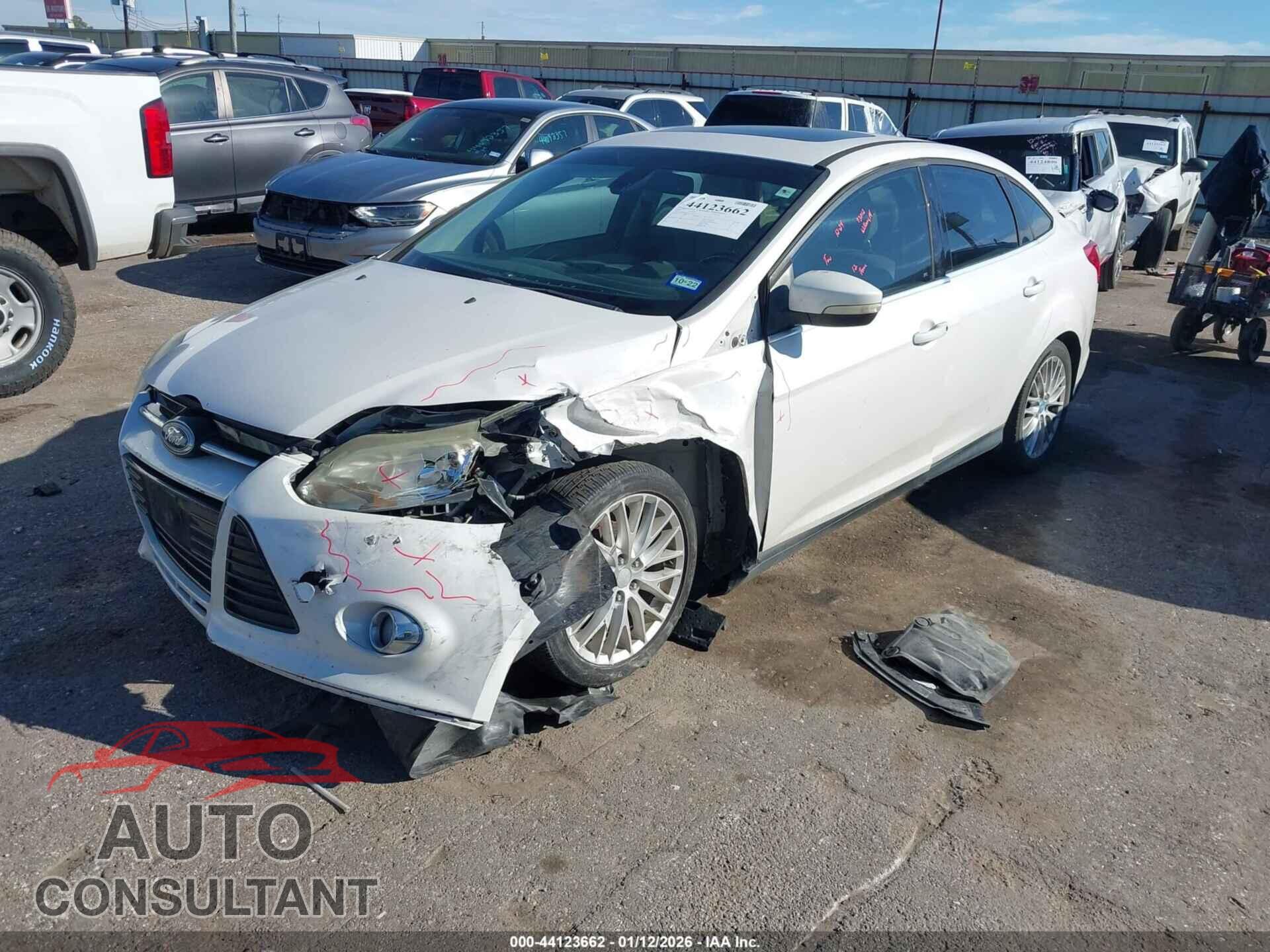 FORD FOCUS 2012 - 1FAHP3H21CL139617