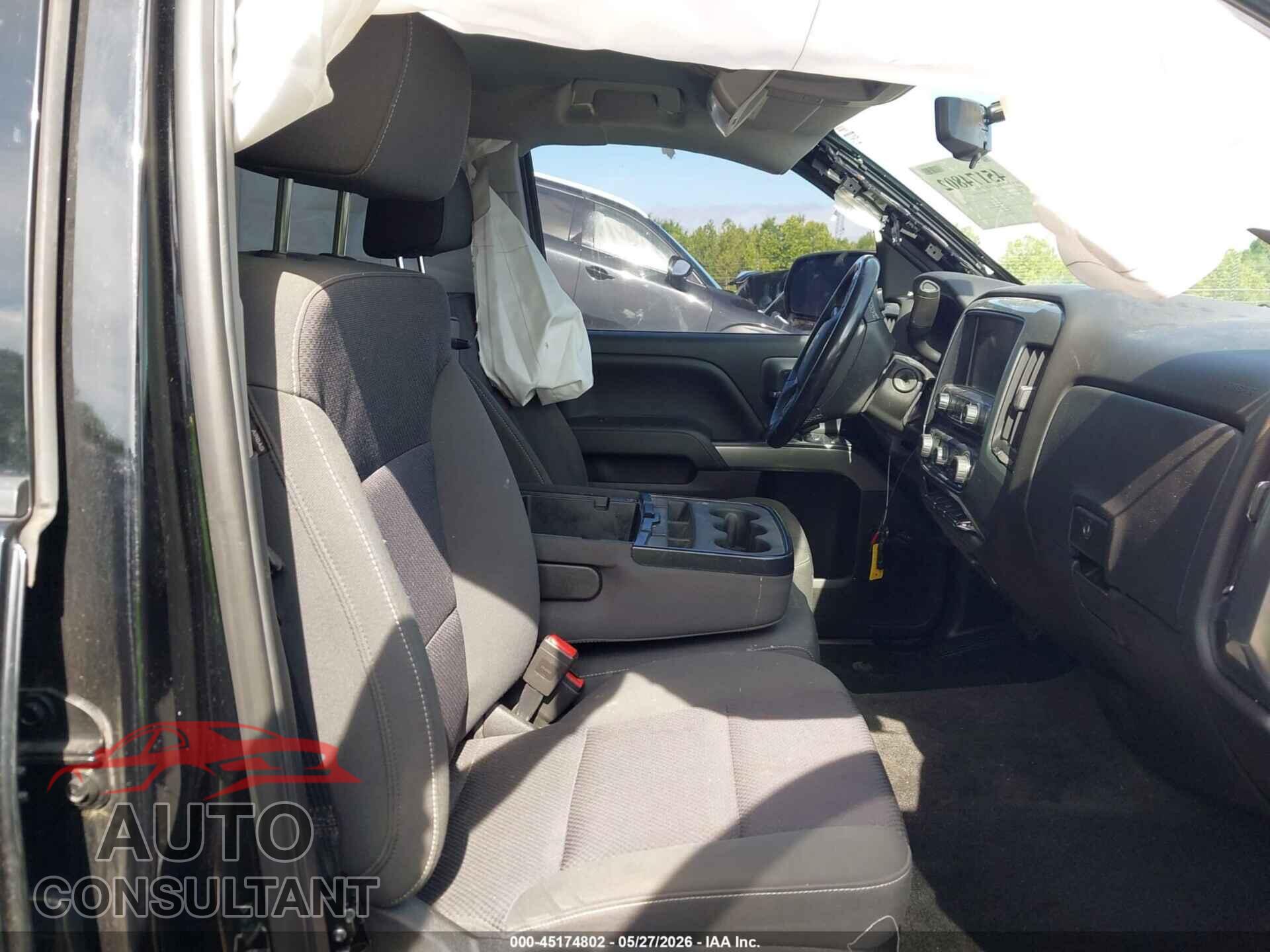 CHEVROLET SILVERADO 1500 2018 - 1GCVKREC5JZ347375