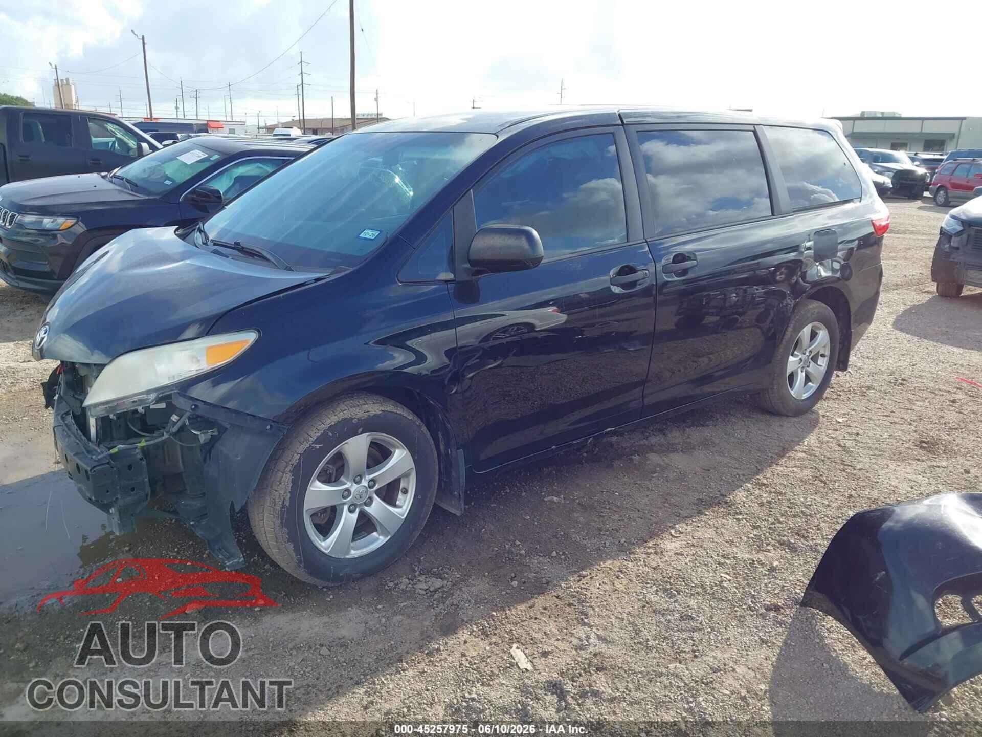 TOYOTA SIENNA 2017 - 5TDZZ3DC3HS882552