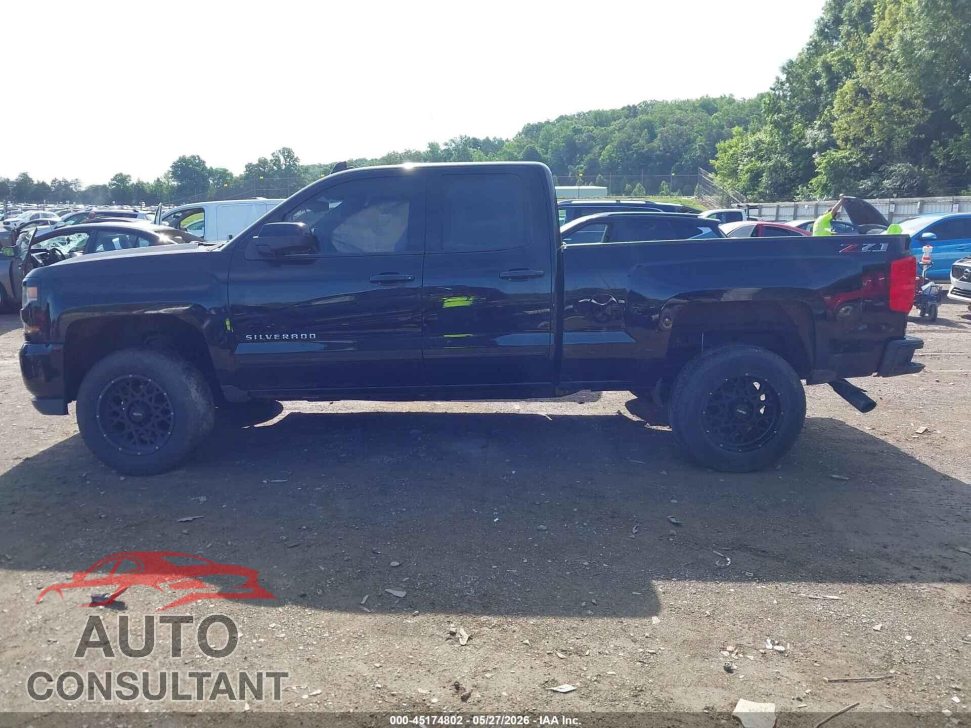 CHEVROLET SILVERADO 1500 2018 - 1GCVKREC5JZ347375