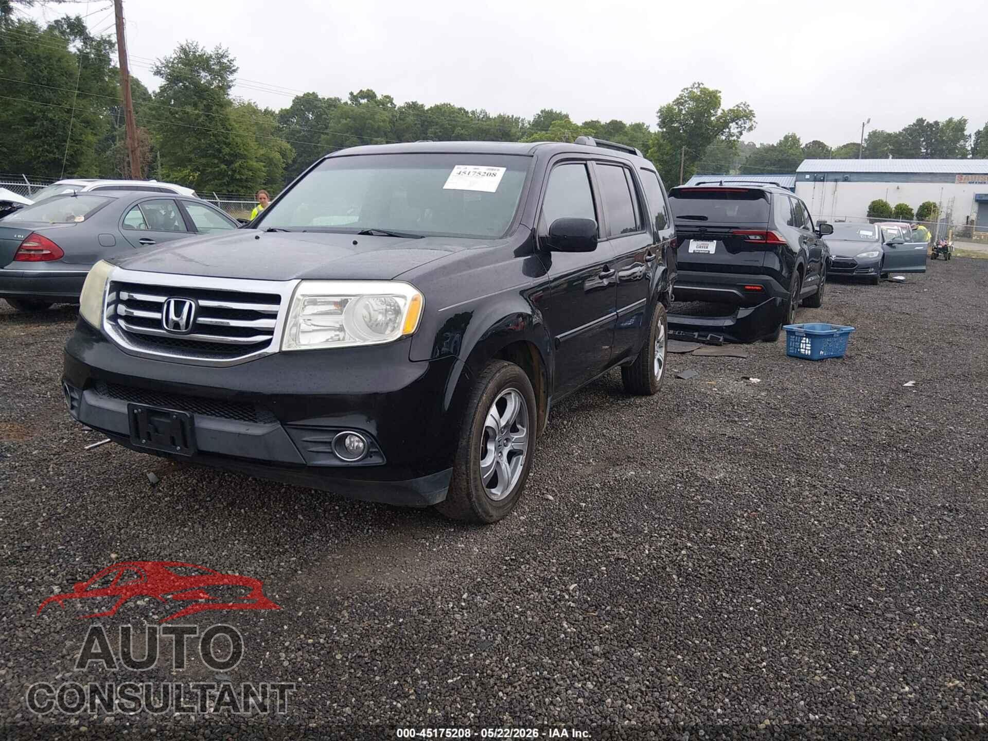 HONDA PILOT 2013 - 5FNYF4H53DB012255
