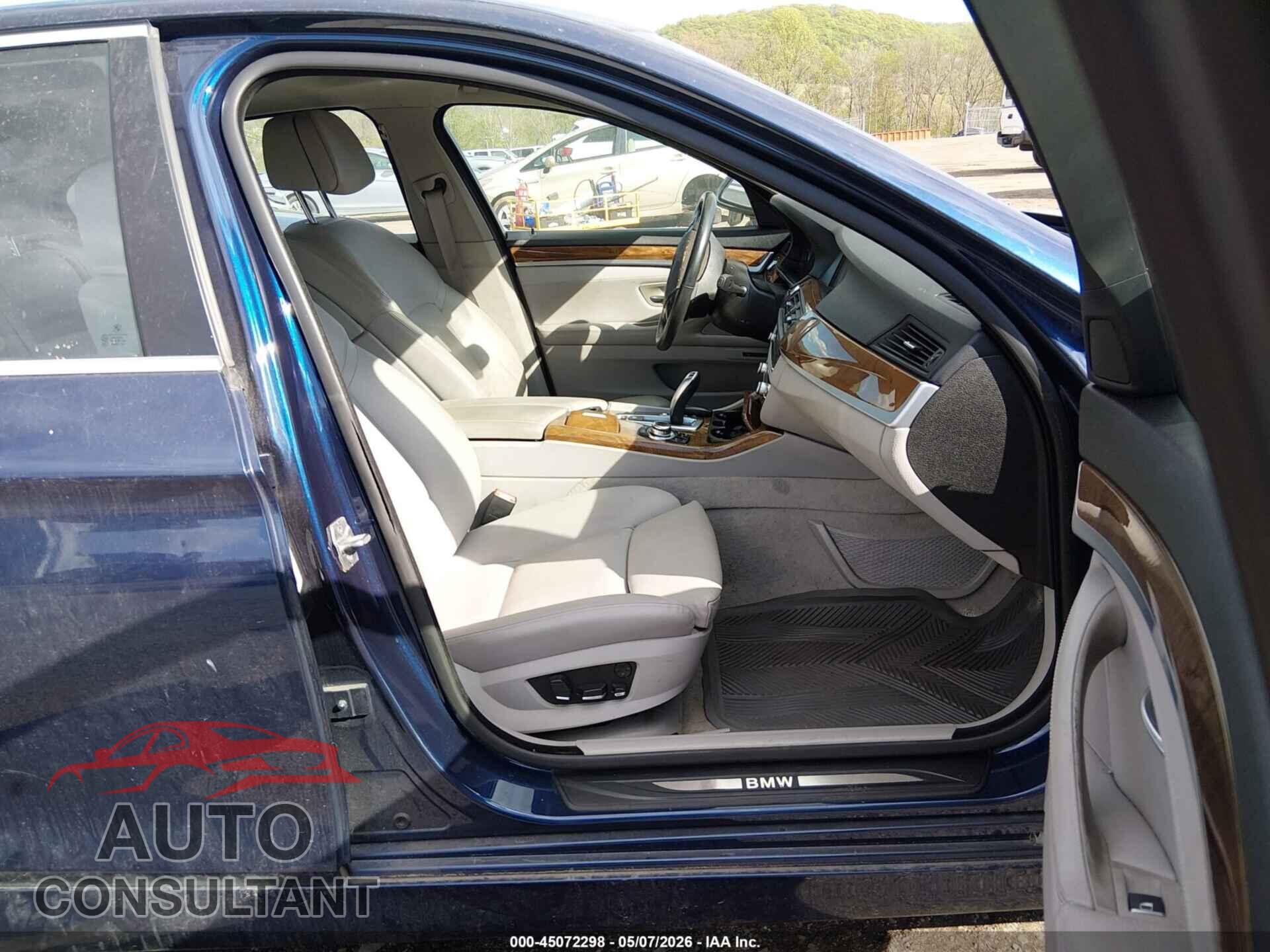 BMW 528I 2013 - WBAXH5C53DDW14998
