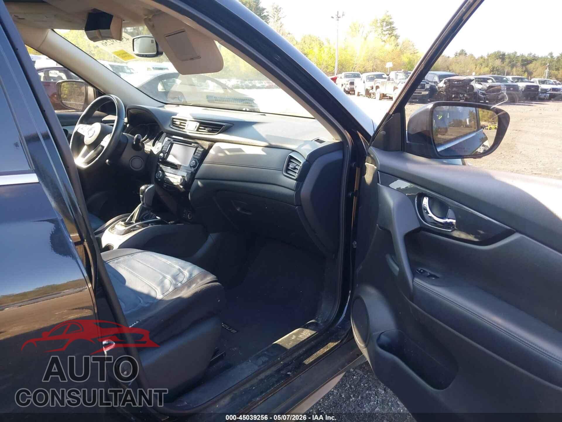 NISSAN ROGUE 2017 - KNMAT2MVXHP613095