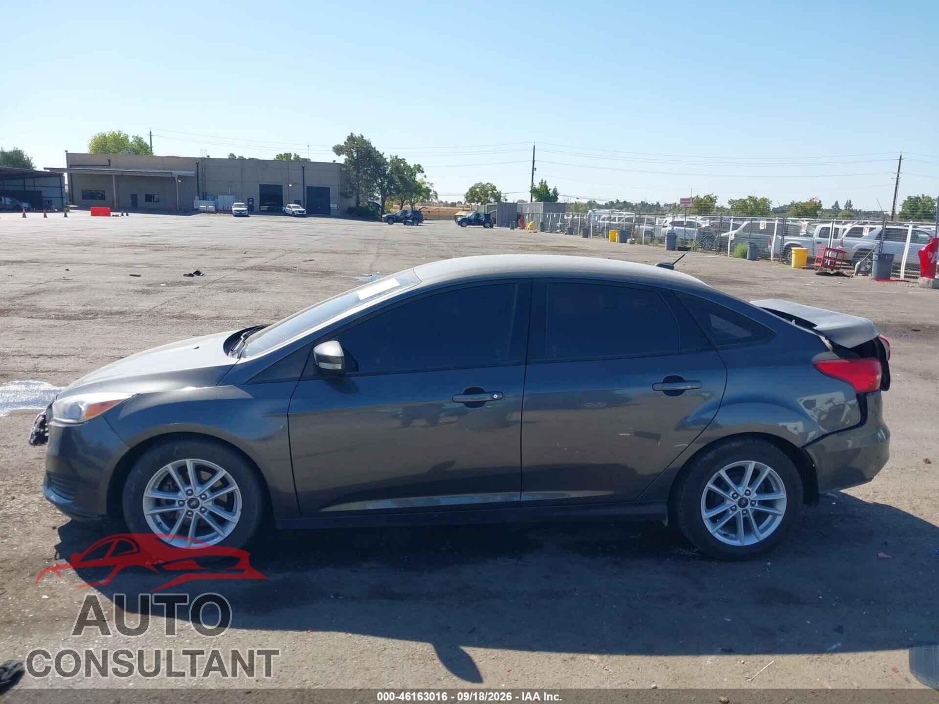 FORD FOCUS 2017 - 1FADP3F23HL300090