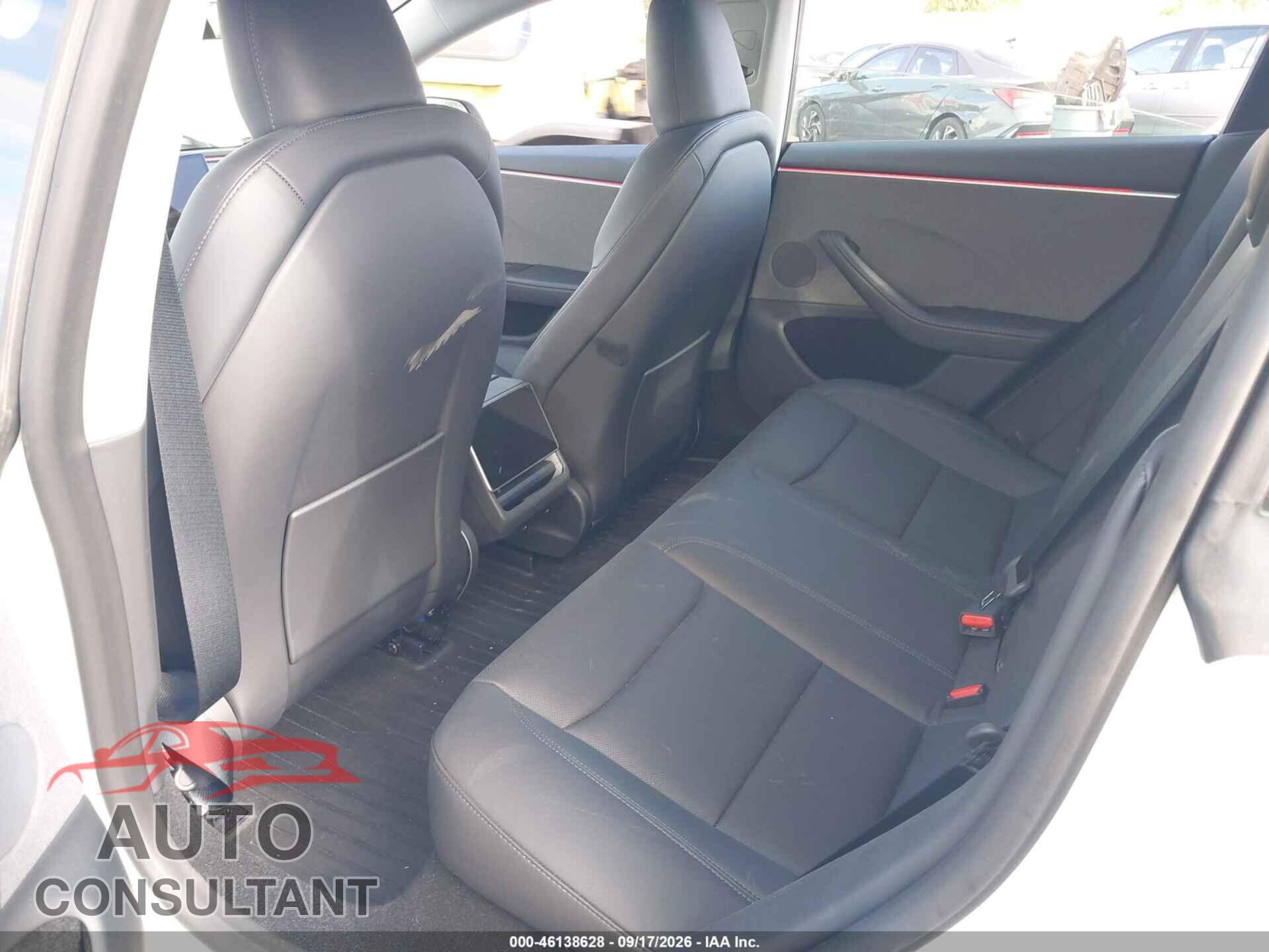TESLA MODEL 3 2024 - 5YJ3E1EA9RF858927