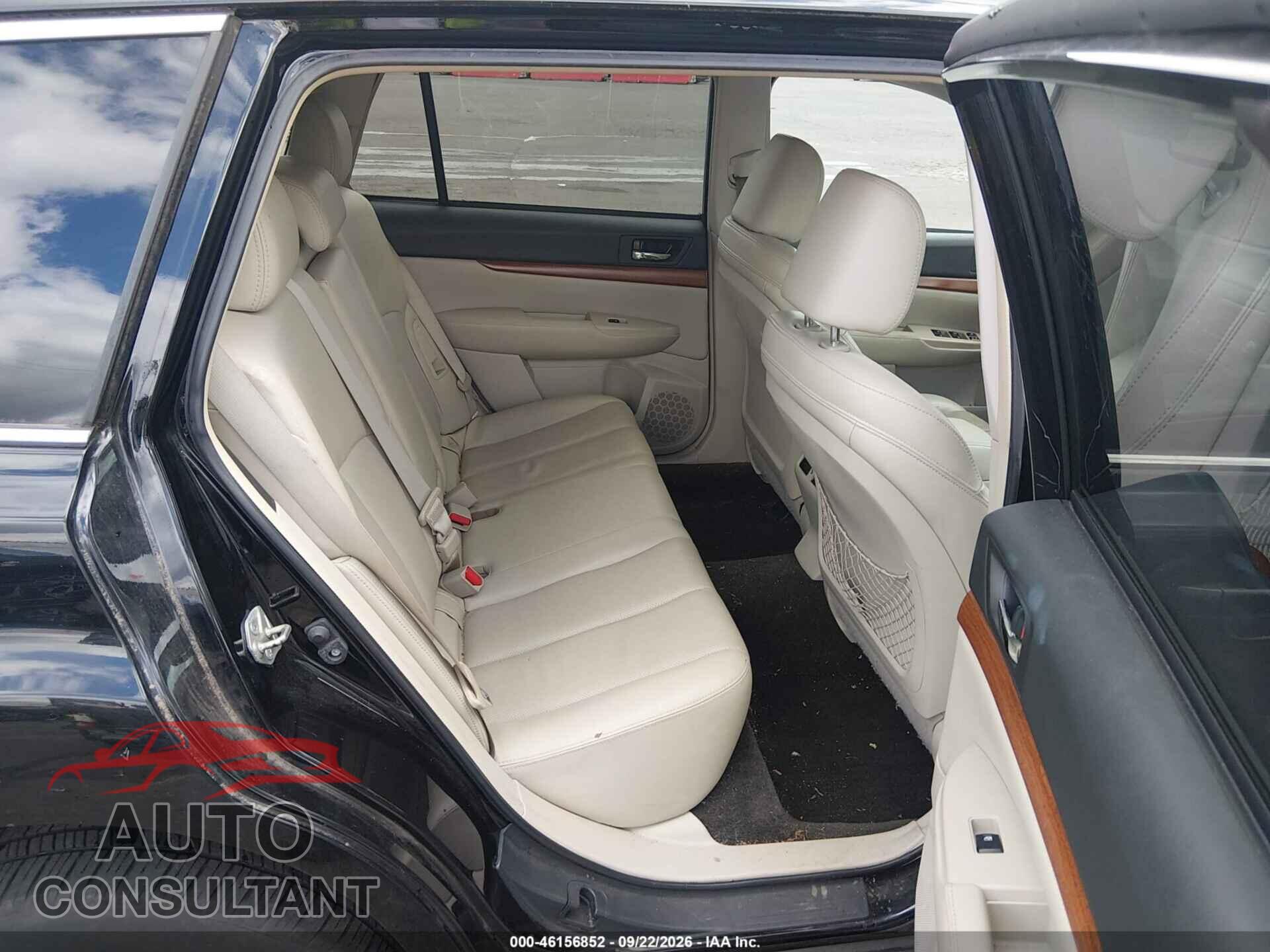 SUBARU OUTBACK 2013 - 4S4BRBKC8D3290814