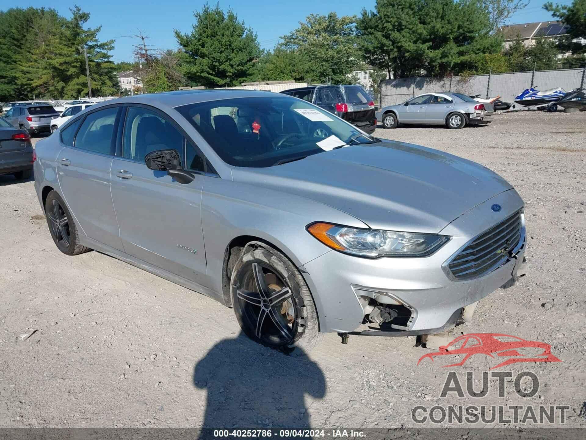 FORD FUSION HYBRID 2019 - 3FA6P0LU8KR119704