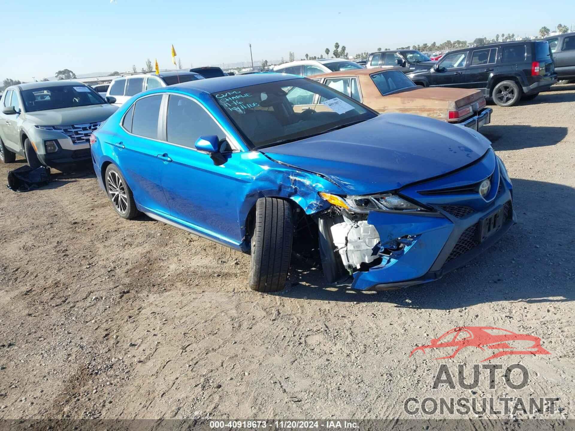 TOYOTA CAMRY 2018 - 4T1B11HKXJU048077