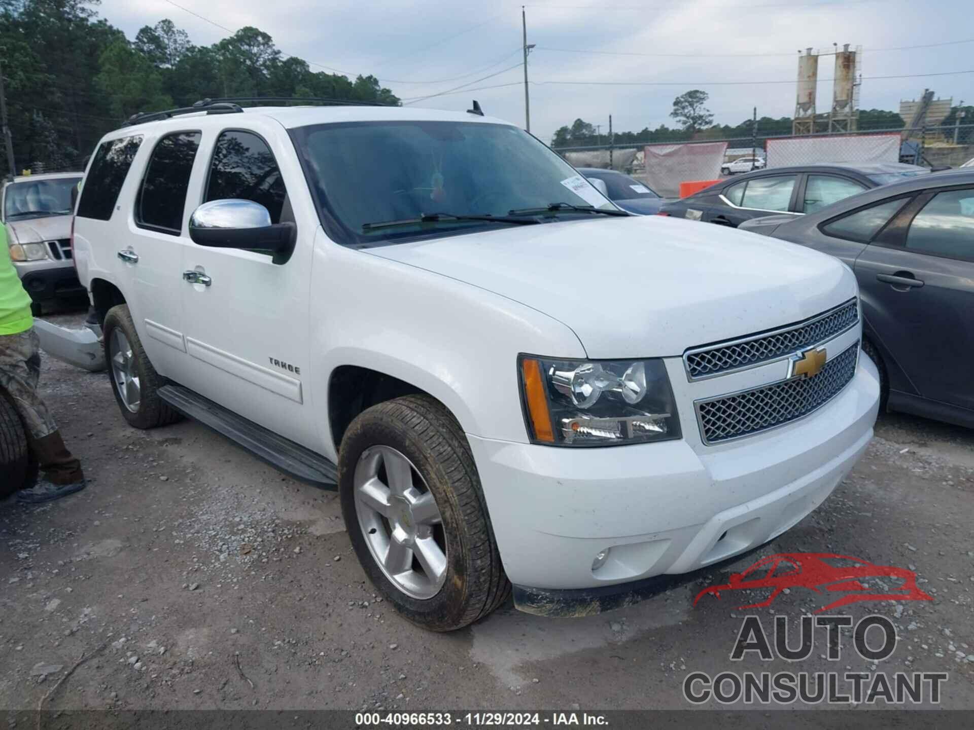 CHEVROLET TAHOE 2013 - 1GNSCBE06DR210891