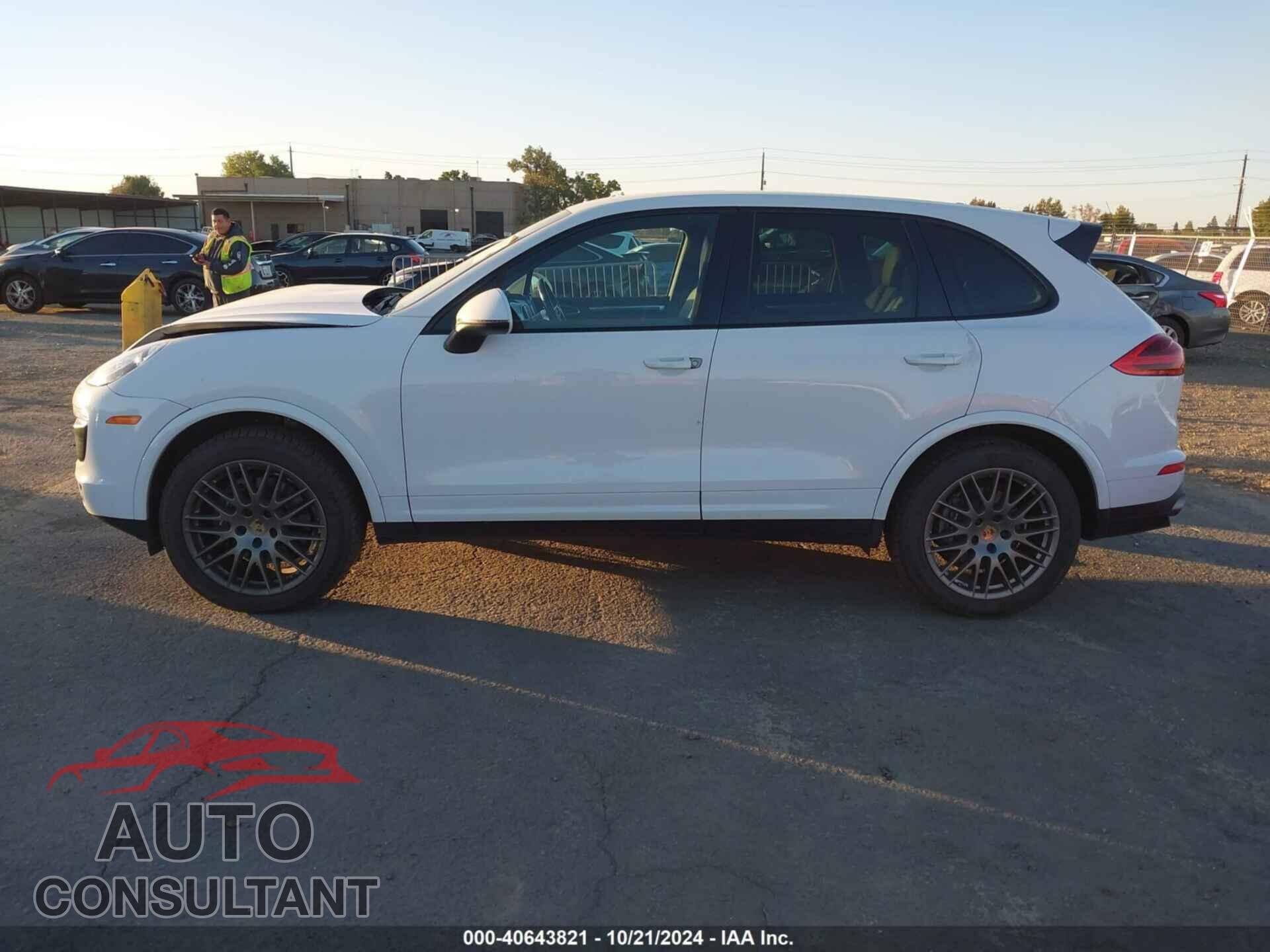 PORSCHE CAYENNE 2017 - WP1AA2A24HKA86683