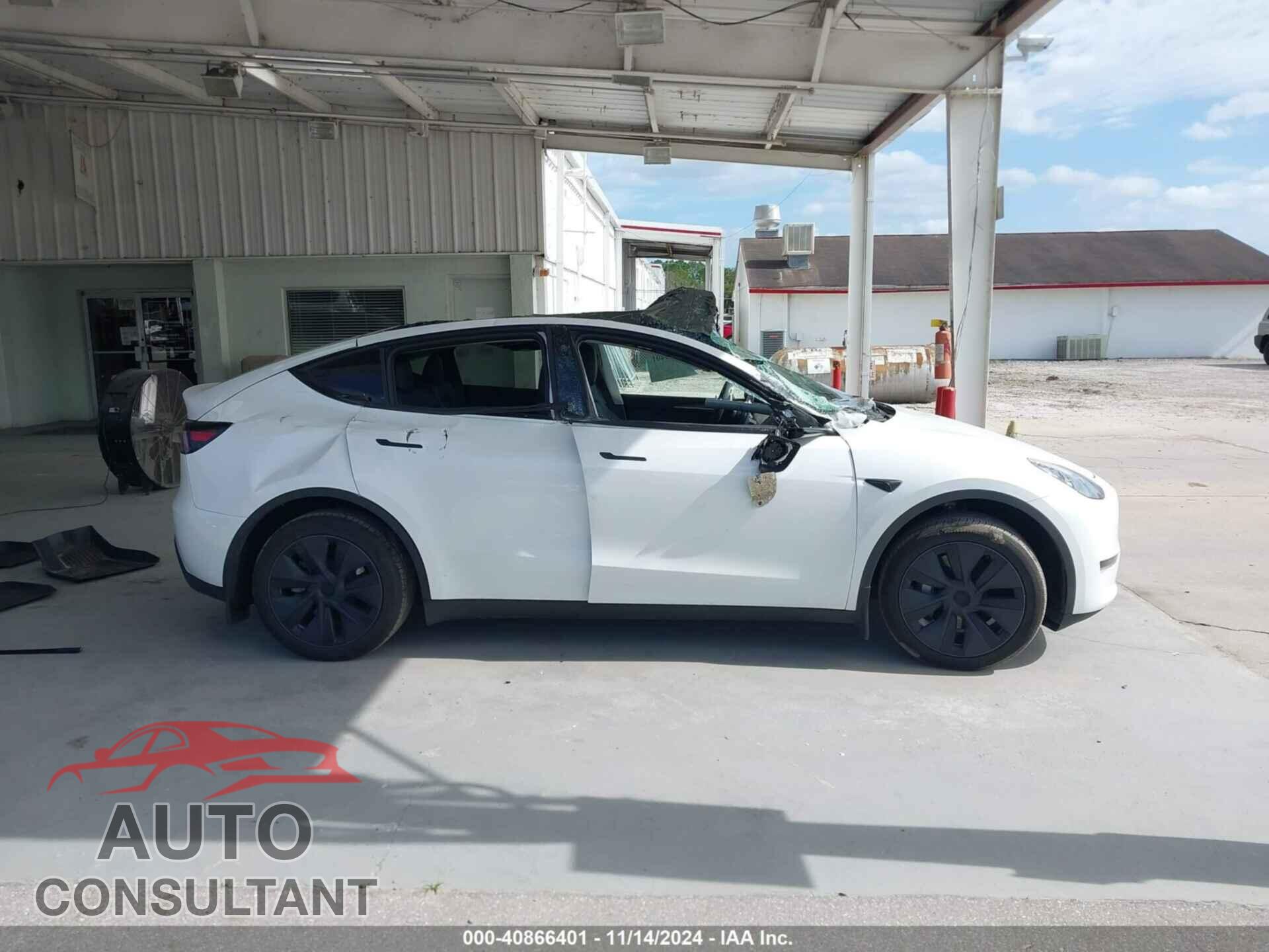 TESLA MODEL Y 2024 - 7SAYGAEE0RF100657