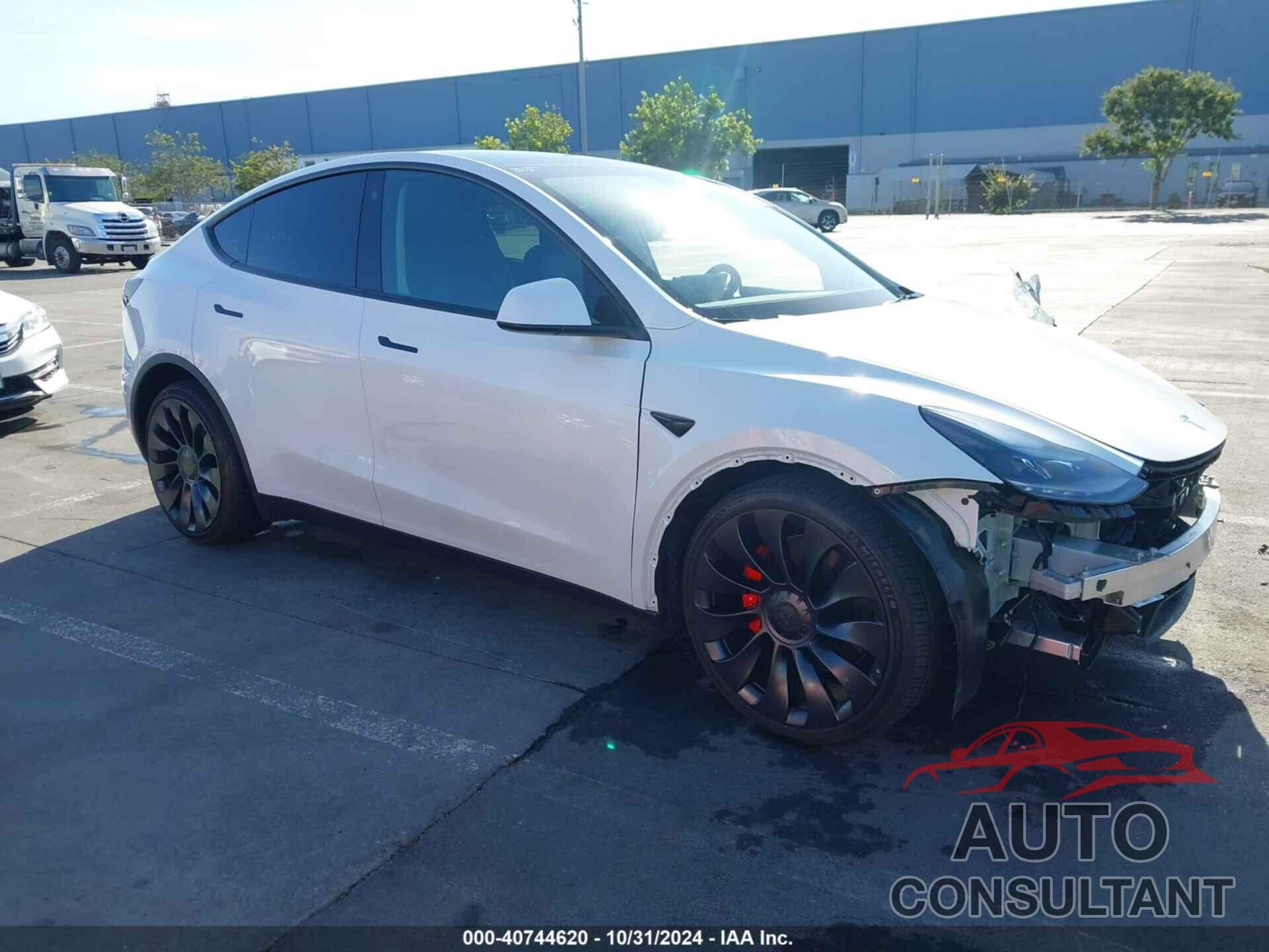 TESLA MODEL Y 2022 - 7SAYGDEF7NF488104