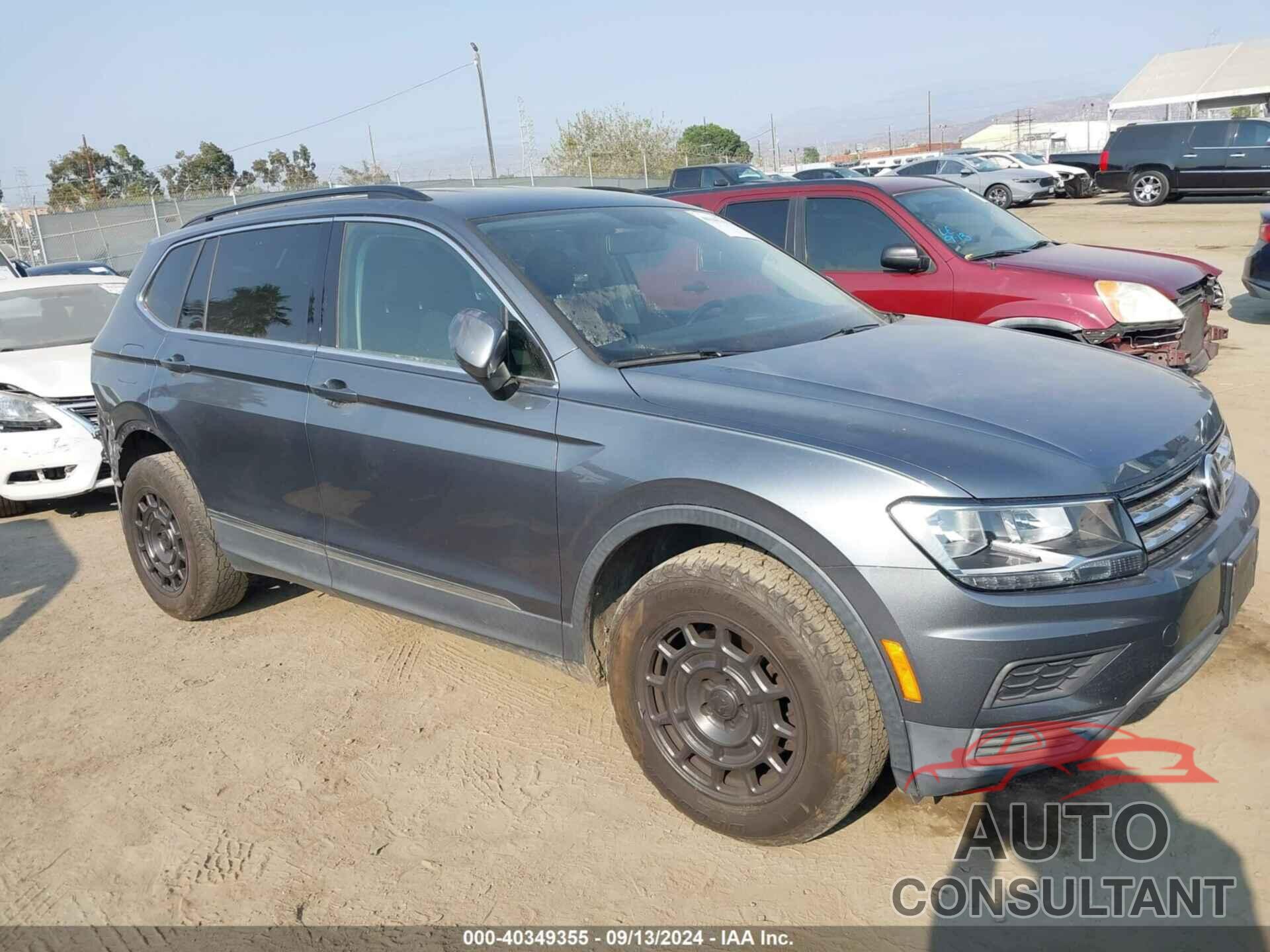 VOLKSWAGEN TIGUAN 2018 - 3VV3B7AX4JM159082