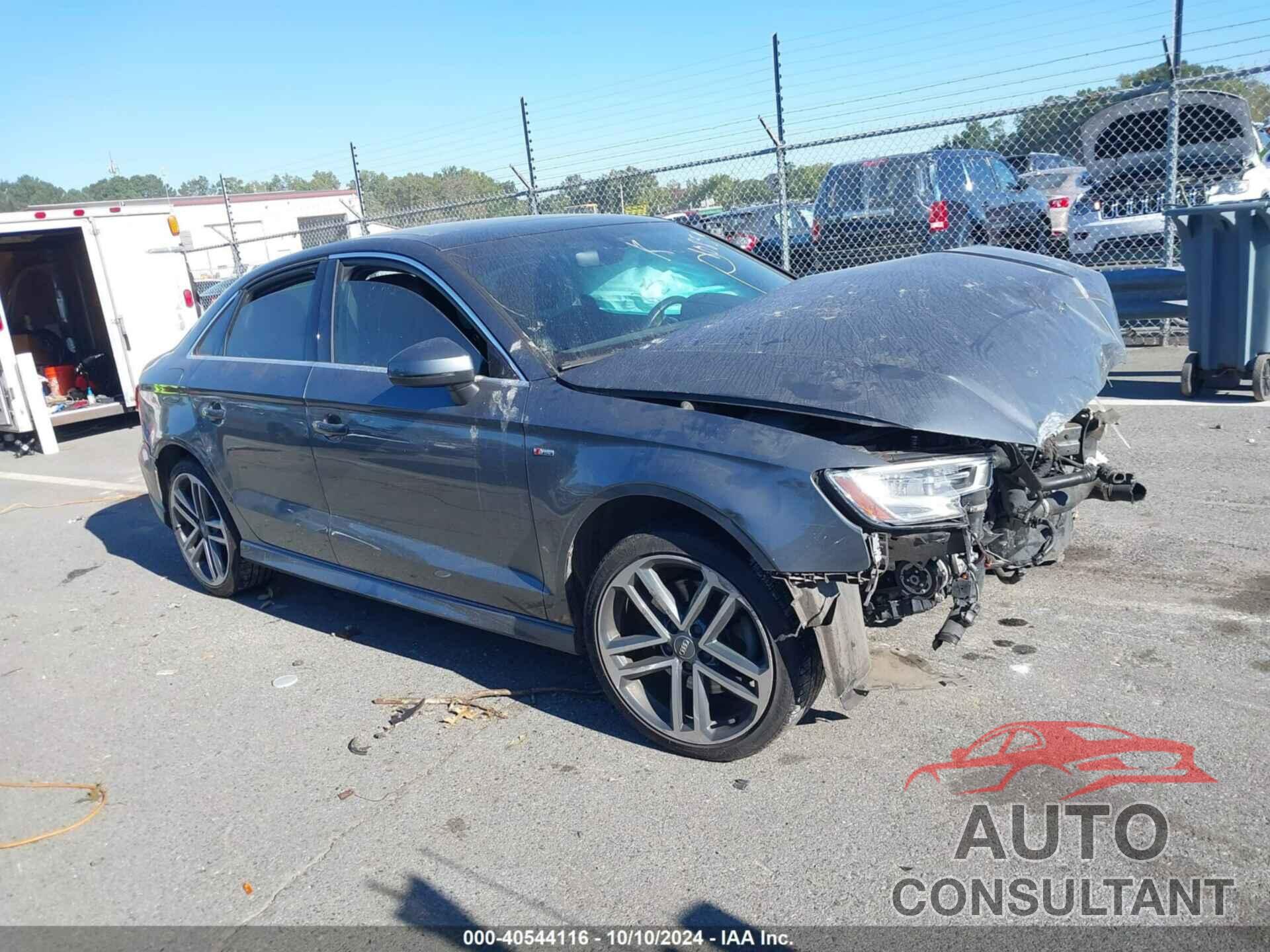 AUDI A3 2018 - WAUGUGFF1J1051085