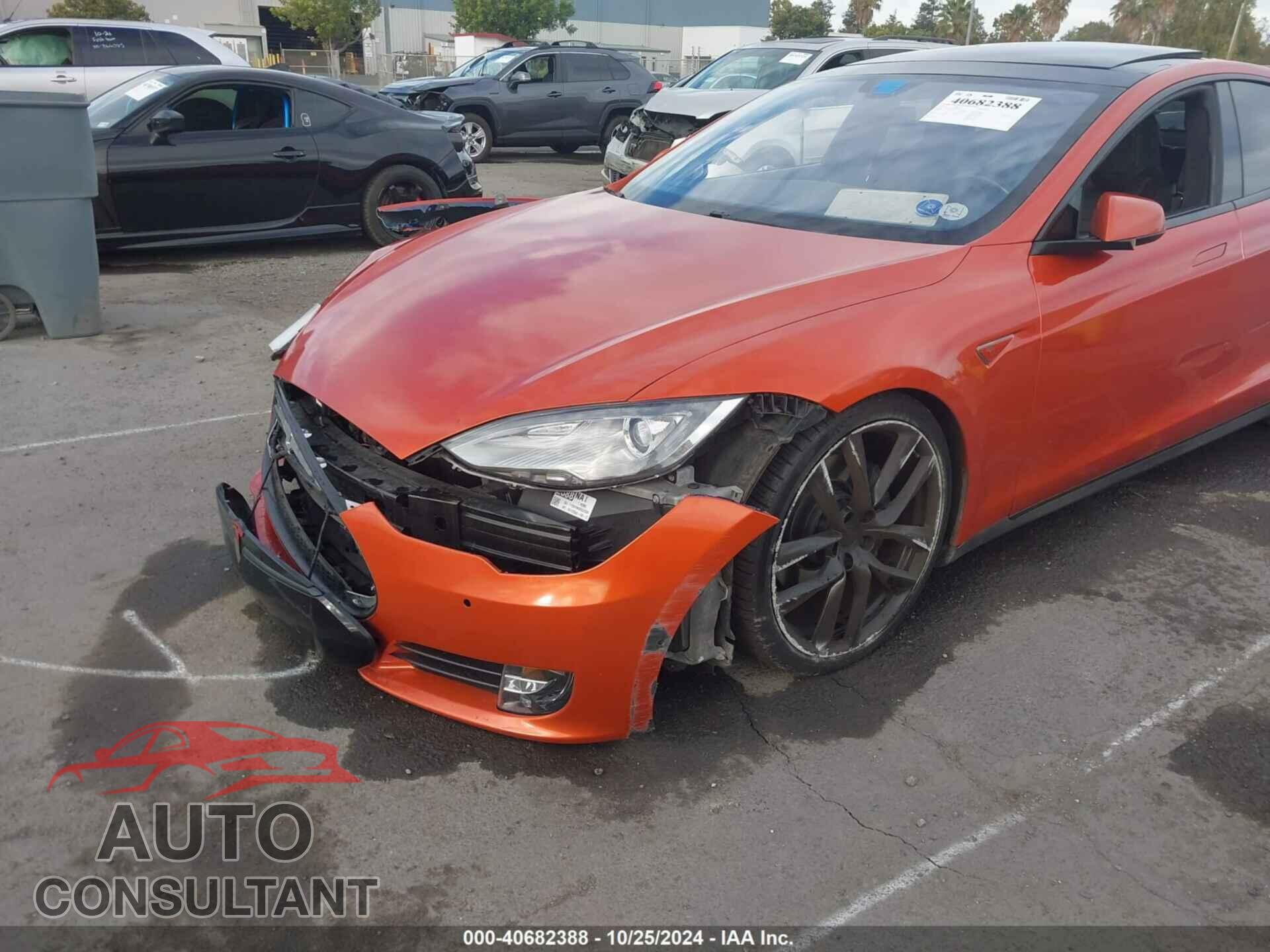 TESLA MODEL S 2015 - 5YJSA1E13FF106126