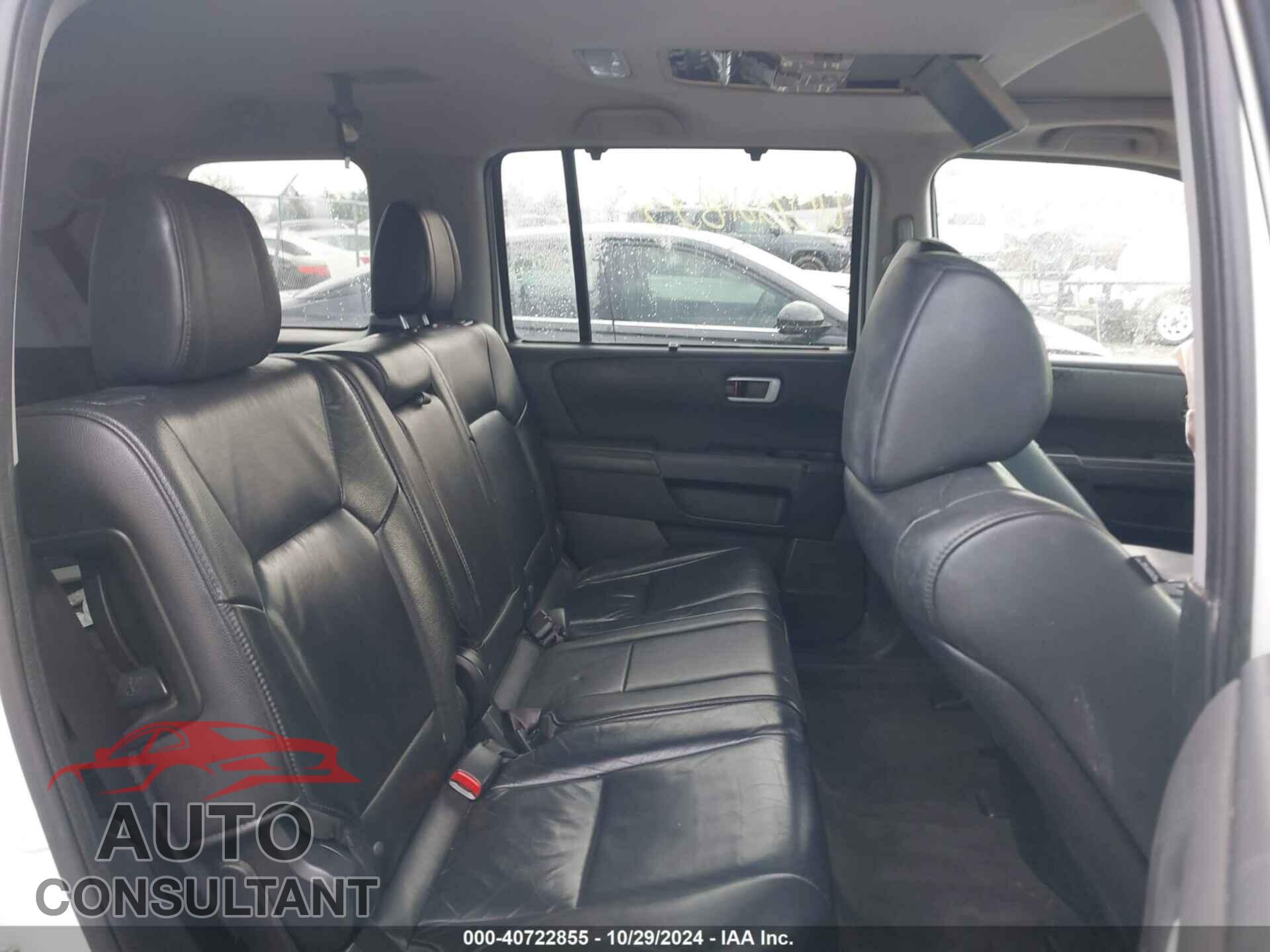 HONDA PILOT 2015 - 5FNYF4H94FB012948