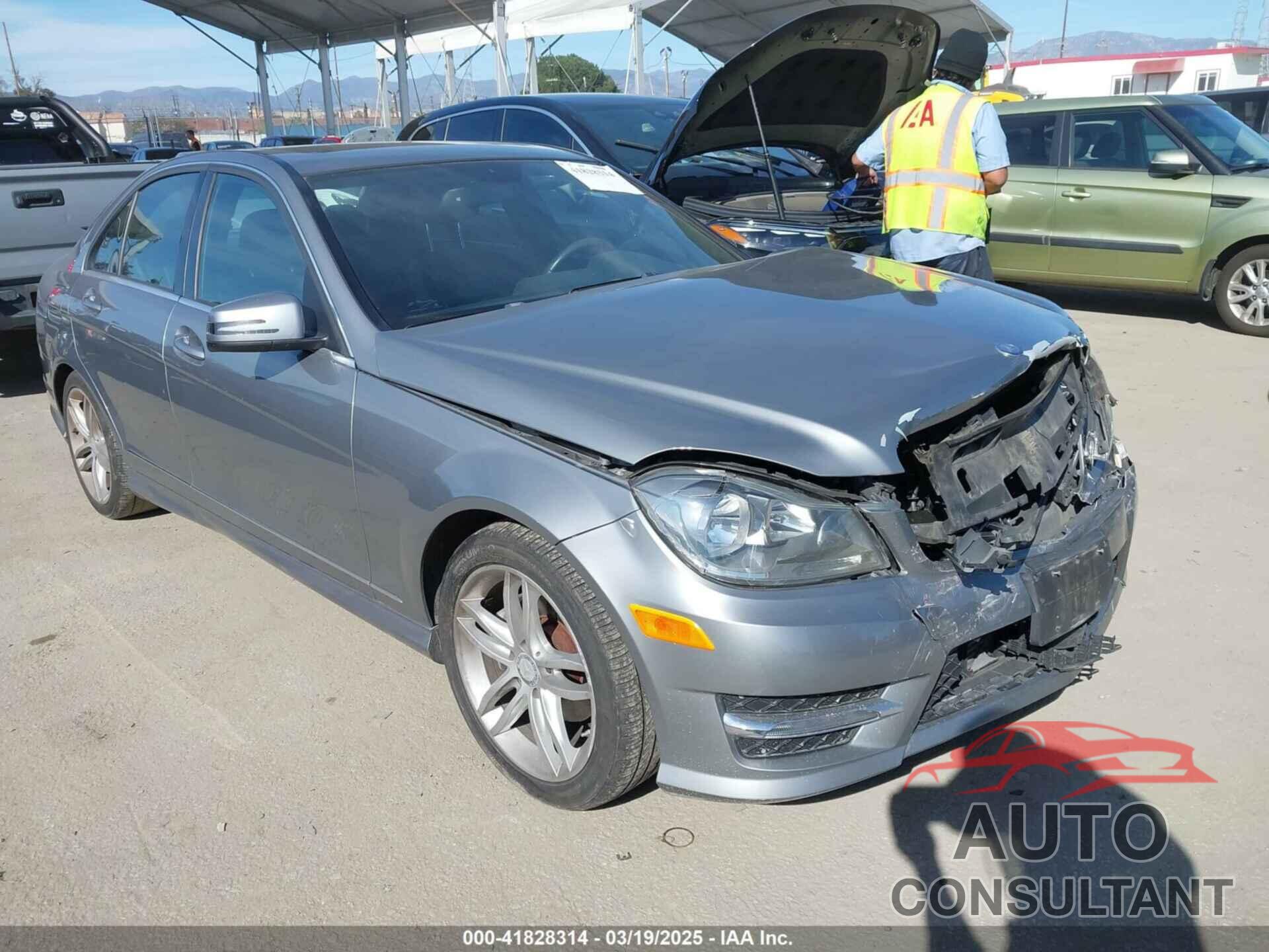MERCEDES-BENZ C 250 2014 - WDDGF4HB3EG201759