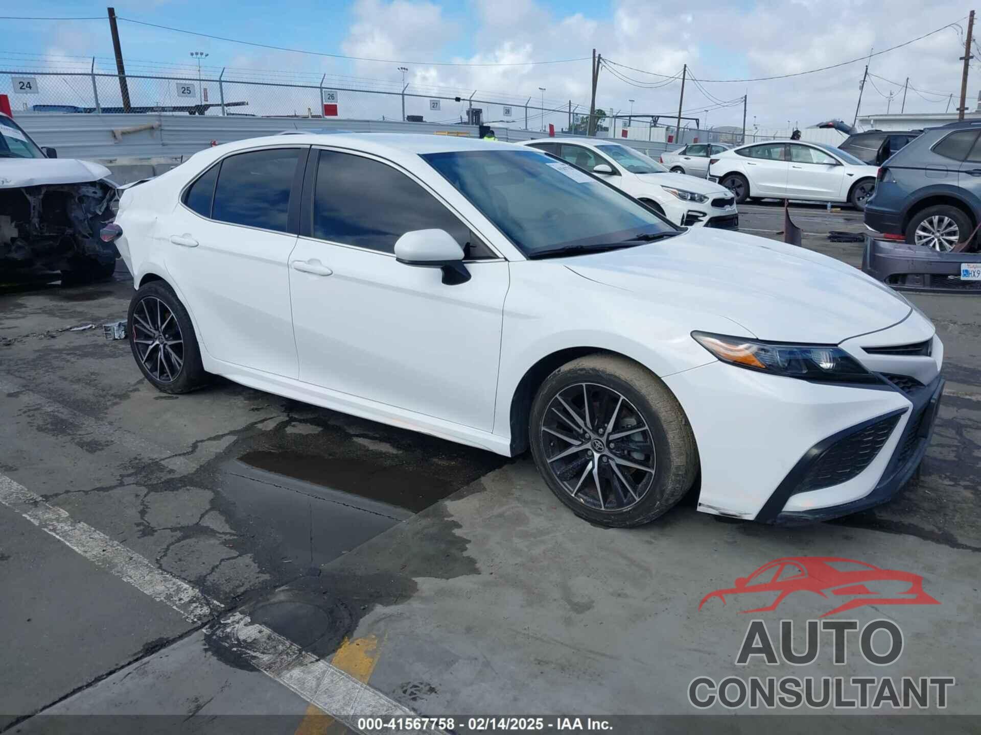 TOYOTA CAMRY 2021 - 4T1G11AK6MU511868