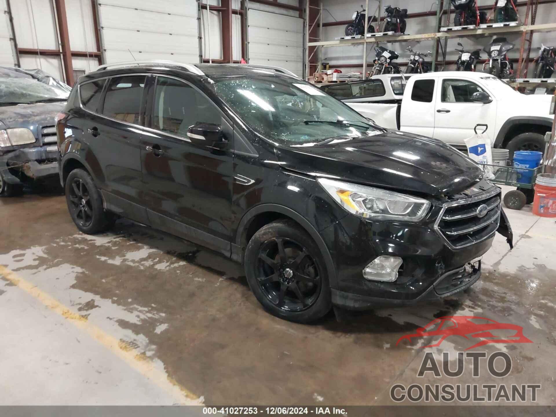 FORD ESCAPE 2017 - 1FMCU0JD0HUE70421