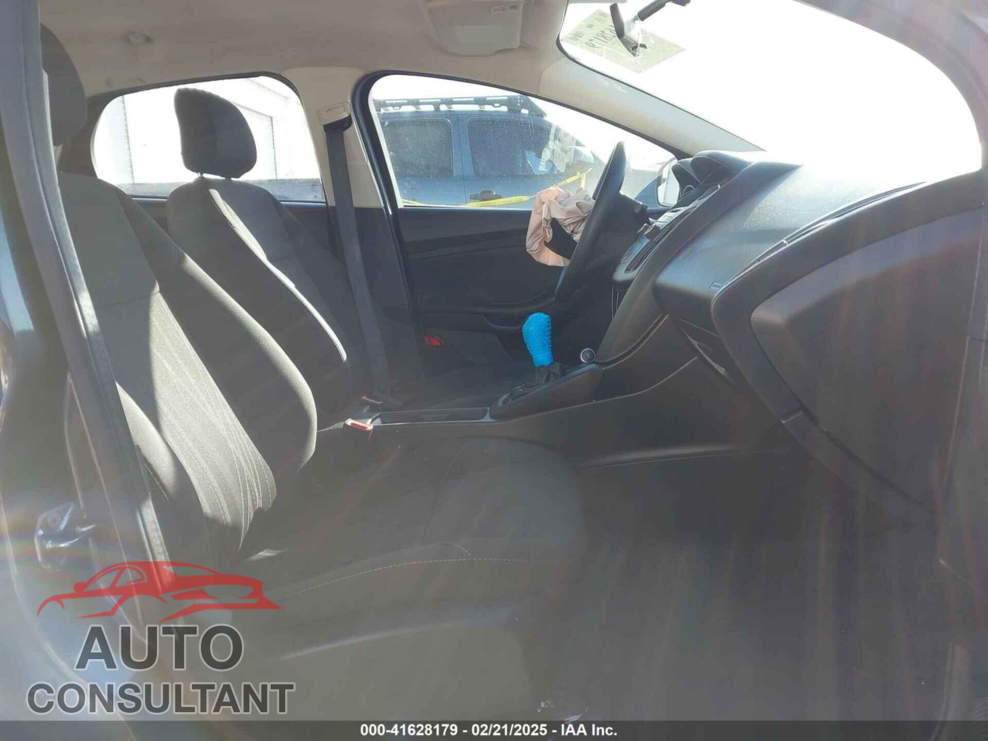 FORD FOCUS 2016 - 1FADP3E26GL262175