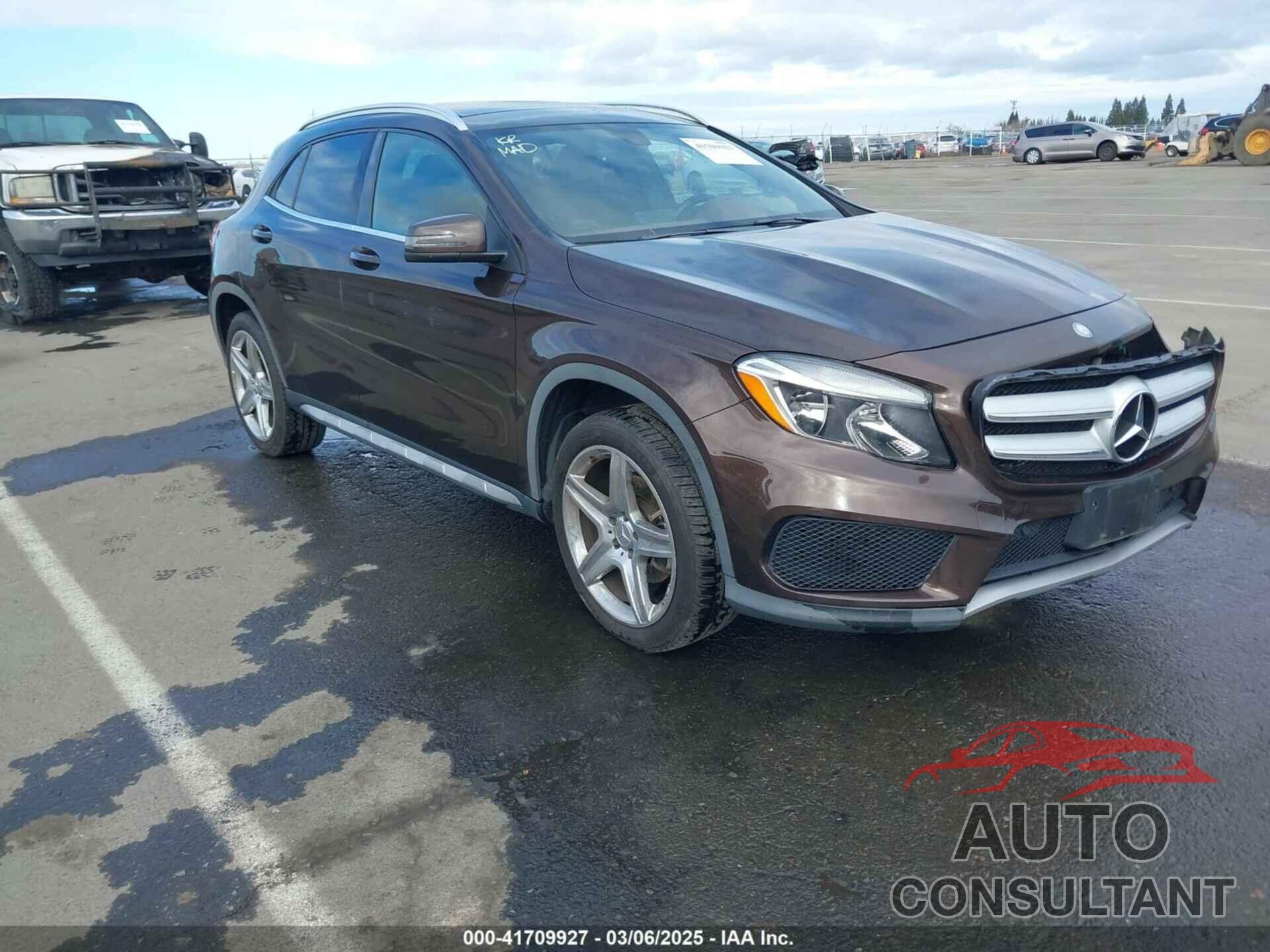 MERCEDES-BENZ GLA 250 2015 - WDCTG4GB4FJ107864