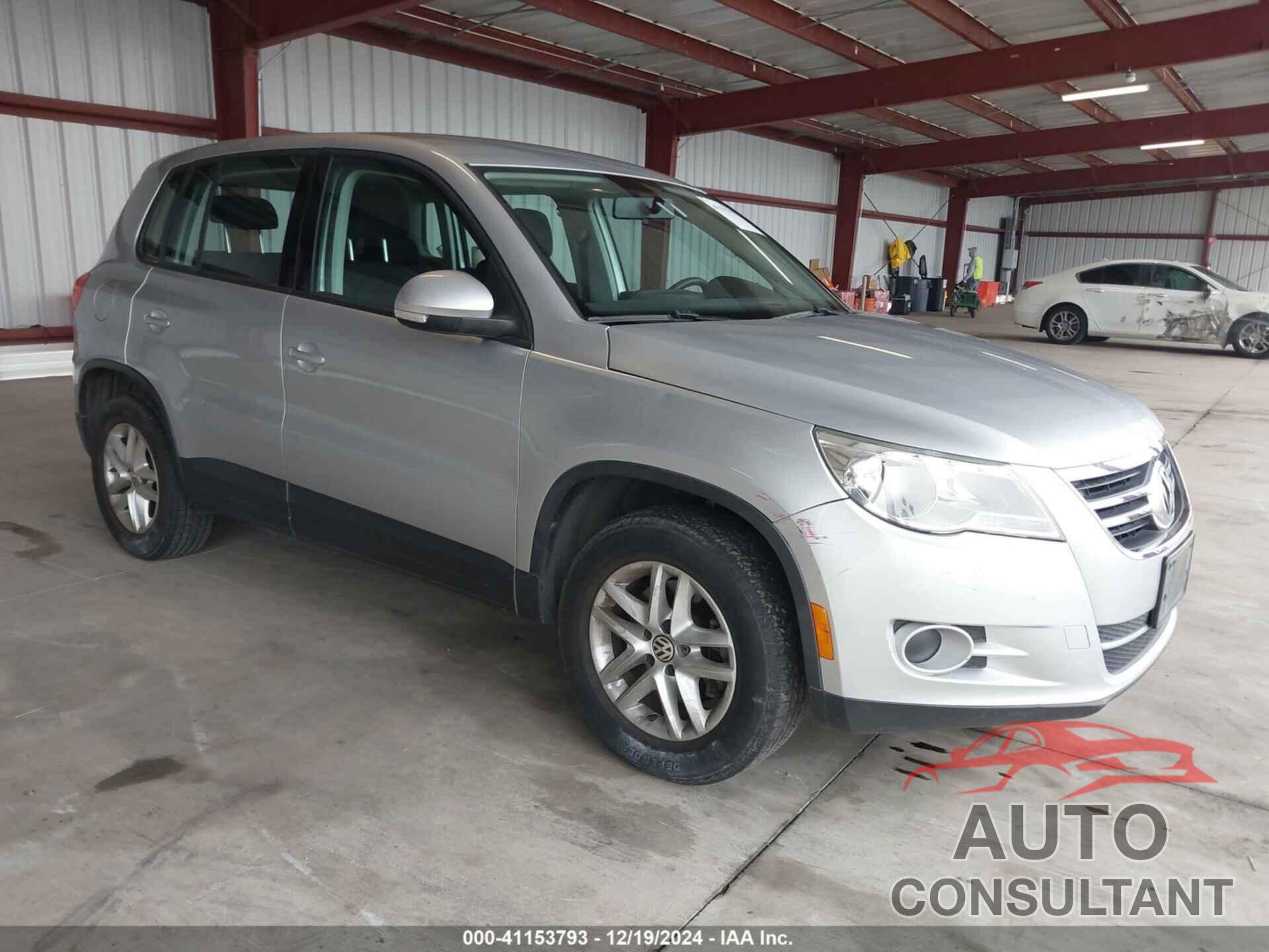 VOLKSWAGEN TIGUAN 2011 - WVGBV7AX7BW543727