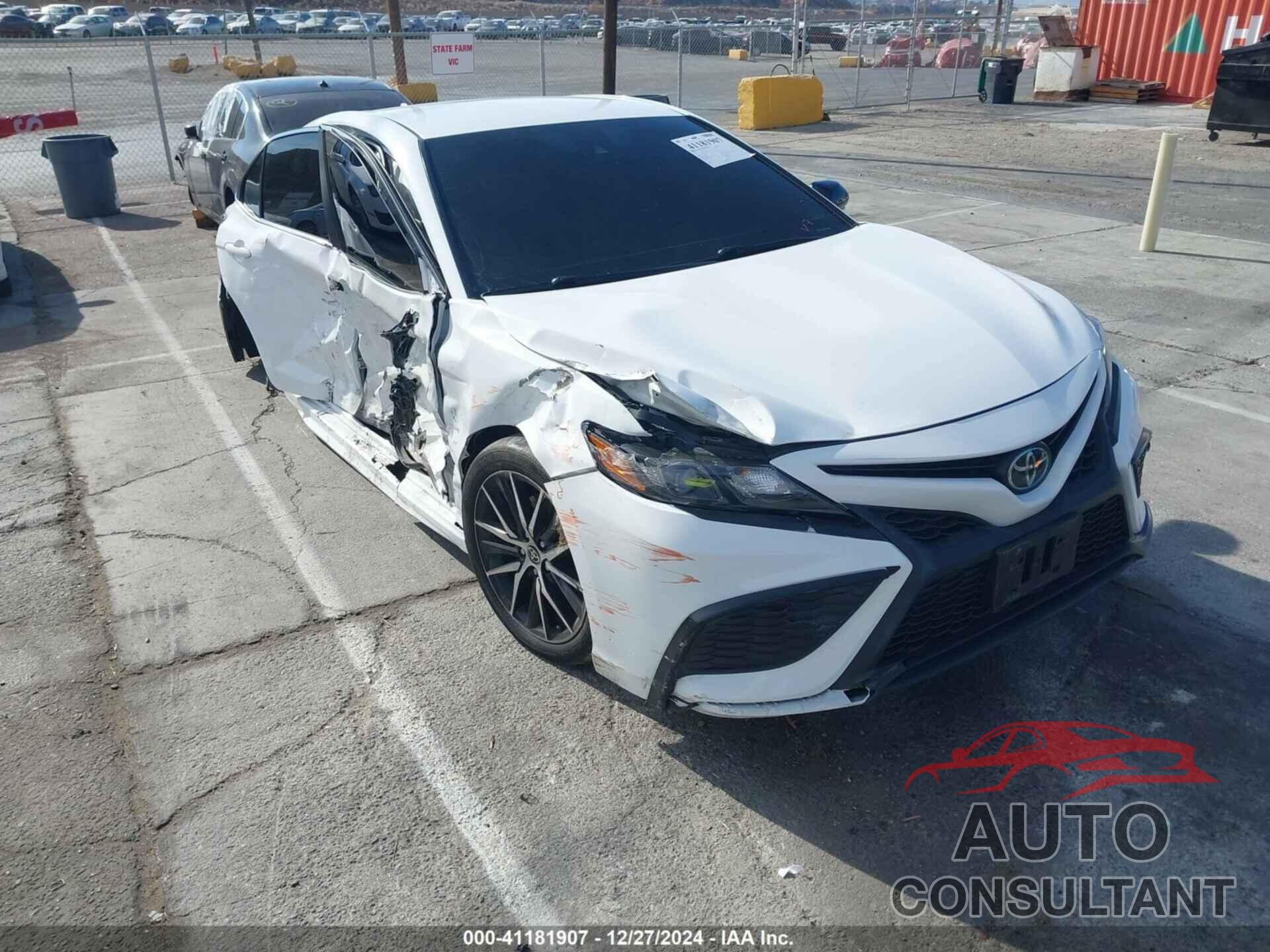 TOYOTA CAMRY 2022 - 4T1G11AK3NU638563