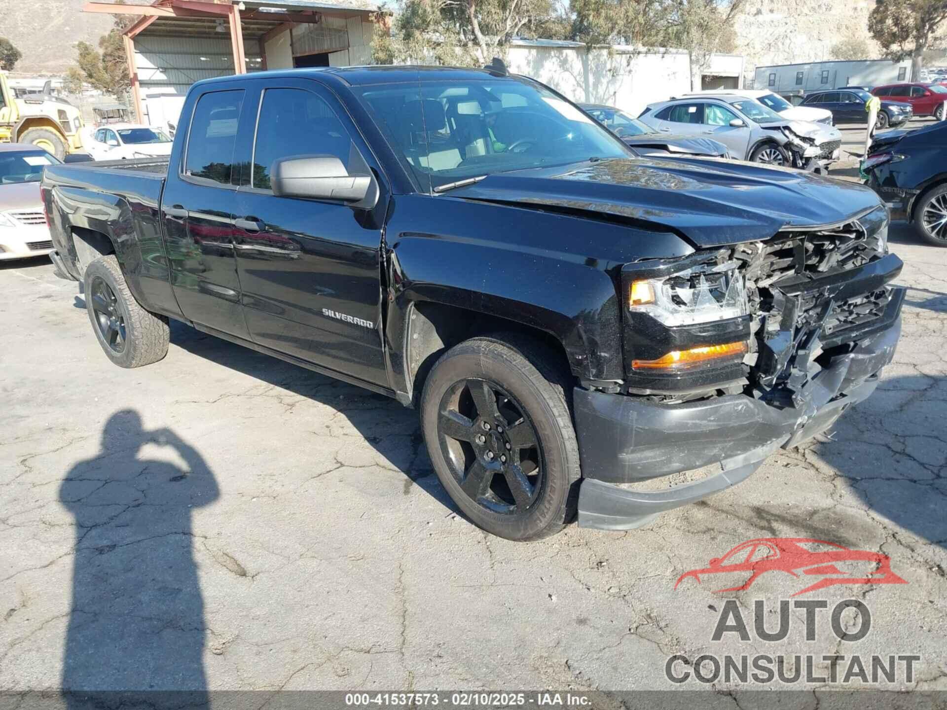 CHEVROLET SILVERADO 1500 2018 - 1GCVKNEH3JZ247828