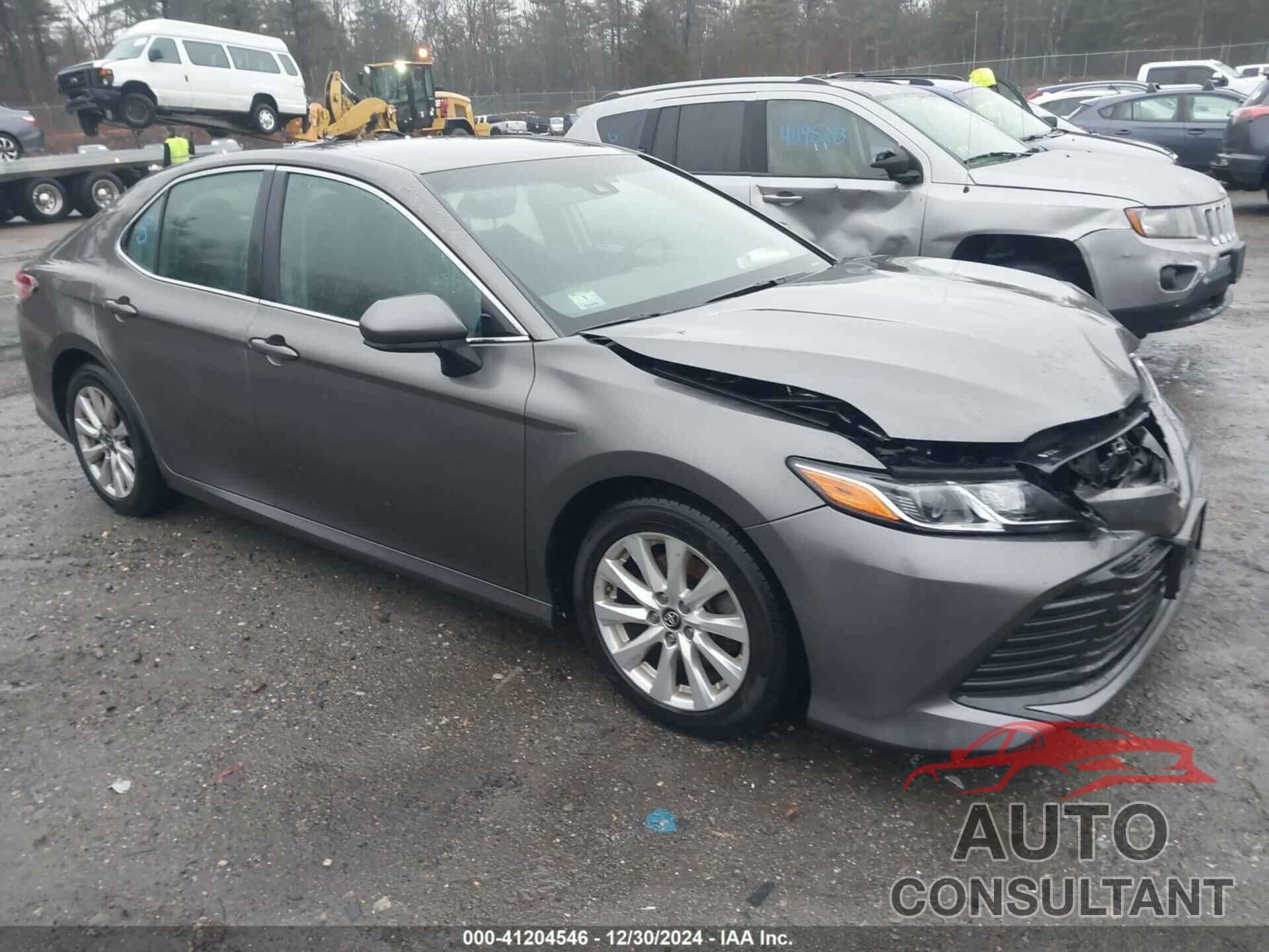 TOYOTA CAMRY 2018 - 4T1B11HK2JU008009